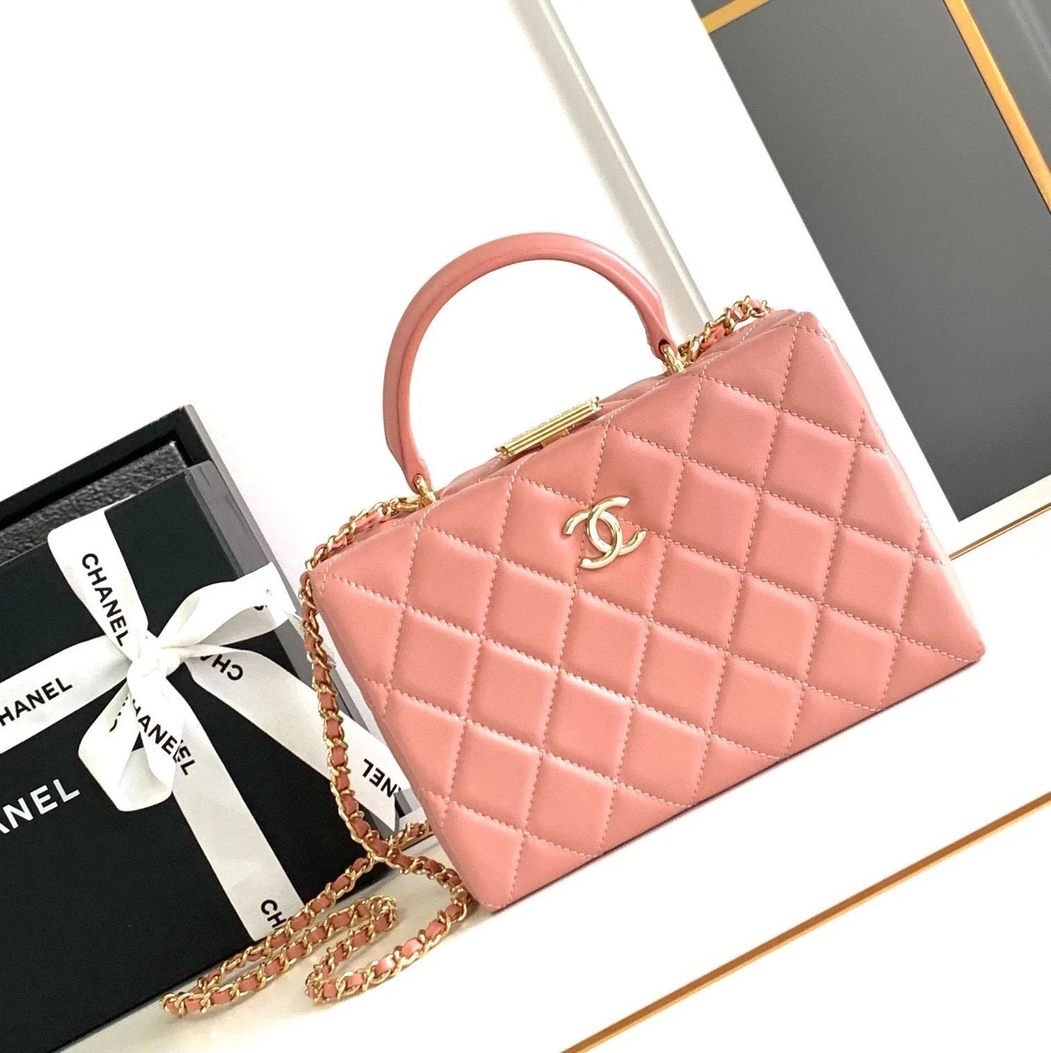 Chanel Women's Bag Top version 【Super Ceiling】/25A Early Spring Show New Cosmetic Bag Portable Box Bag New Makeup Case Bag Women's Briefcase Handbag Crossbody Bag New Women's Bag