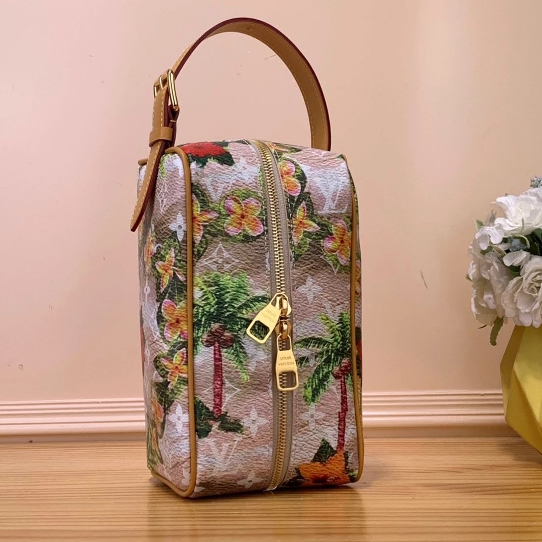 Louis Vuitton LV Wallets/Clutches Top version 【Top with High Version】【LockerDoppKit Toilet Bag】M83112Flower(Silk Screen)Black Color Wash Bag DOPP Toilet Bag/Cosmetic Bag Men's and Women's Bags Handbag Presbyopic M83112Black Flower Wash Bag Large M12641