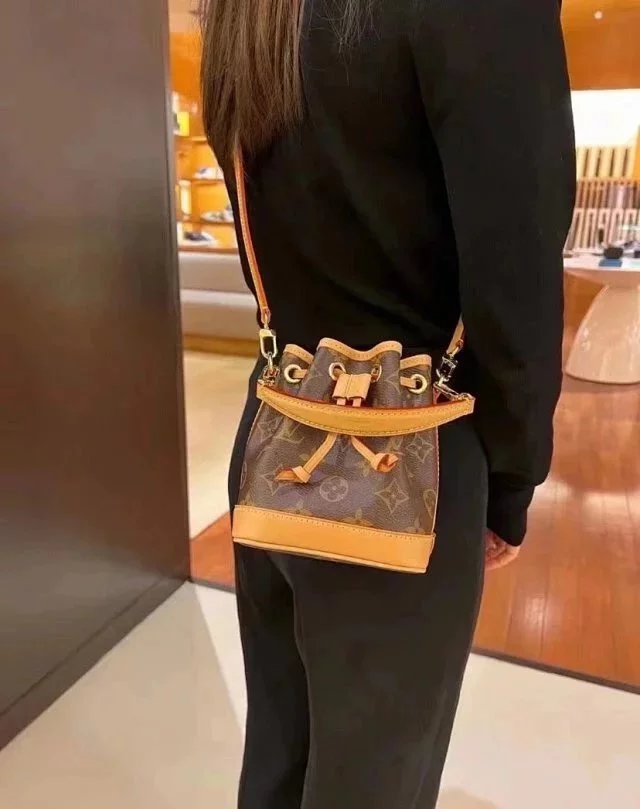 Louis Vuitton LV Women's Bag Top version New Modified Portable One-Shoulder Bucket Bag Flower Mini Modified Women's Handbag Bucket Bag Shoulder Bag Messenger Bag Women's Bag