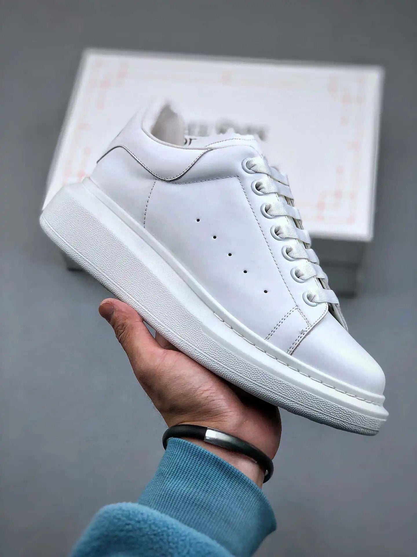 McQueen Shoes White Shoes Spring2024Sneaker Platform Height Increasing Insole Casual Men's Shoes Women's Shoes Board Shoes