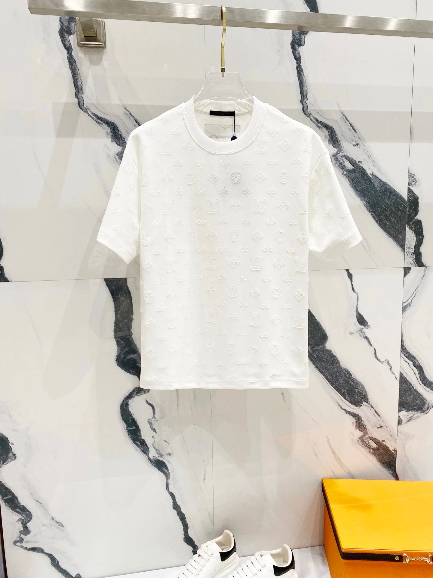 Louis Vuitton LV T-shirt Allover Cutout Embroidered Letters logo round Neck Short Sleeve25ss New pure cotton T Unisex T-Shirt OS Loose Fit Base Shirt Top Half Sleeve T-Shirt