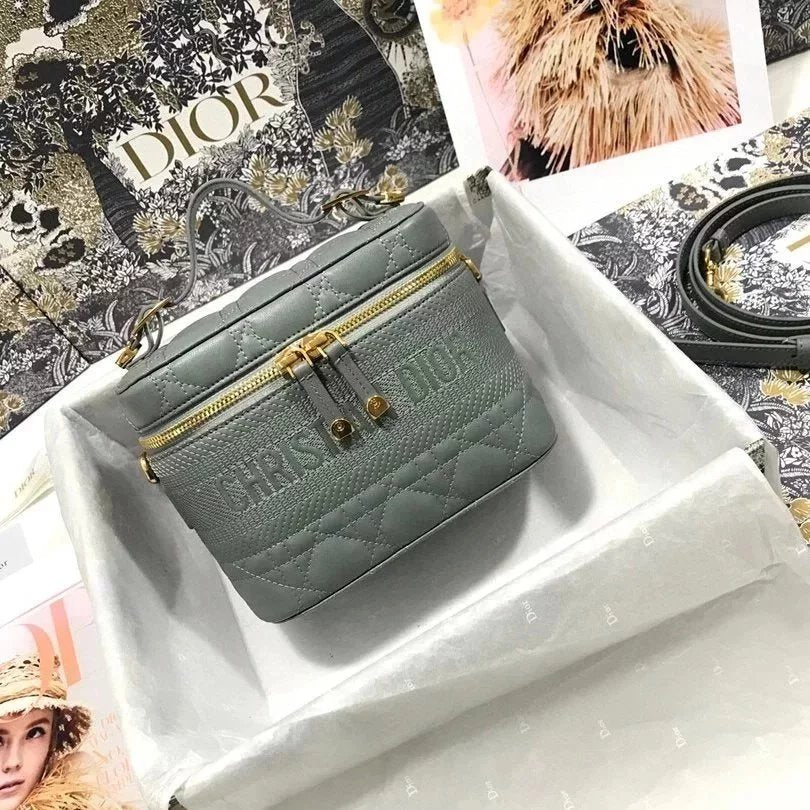 Dior Women's Bag Top version 【Original Order】2021New Women's Bag Qixi Limited Love Travel Cosmetic Bag Box Bag Shoulder Crossbody Handbag