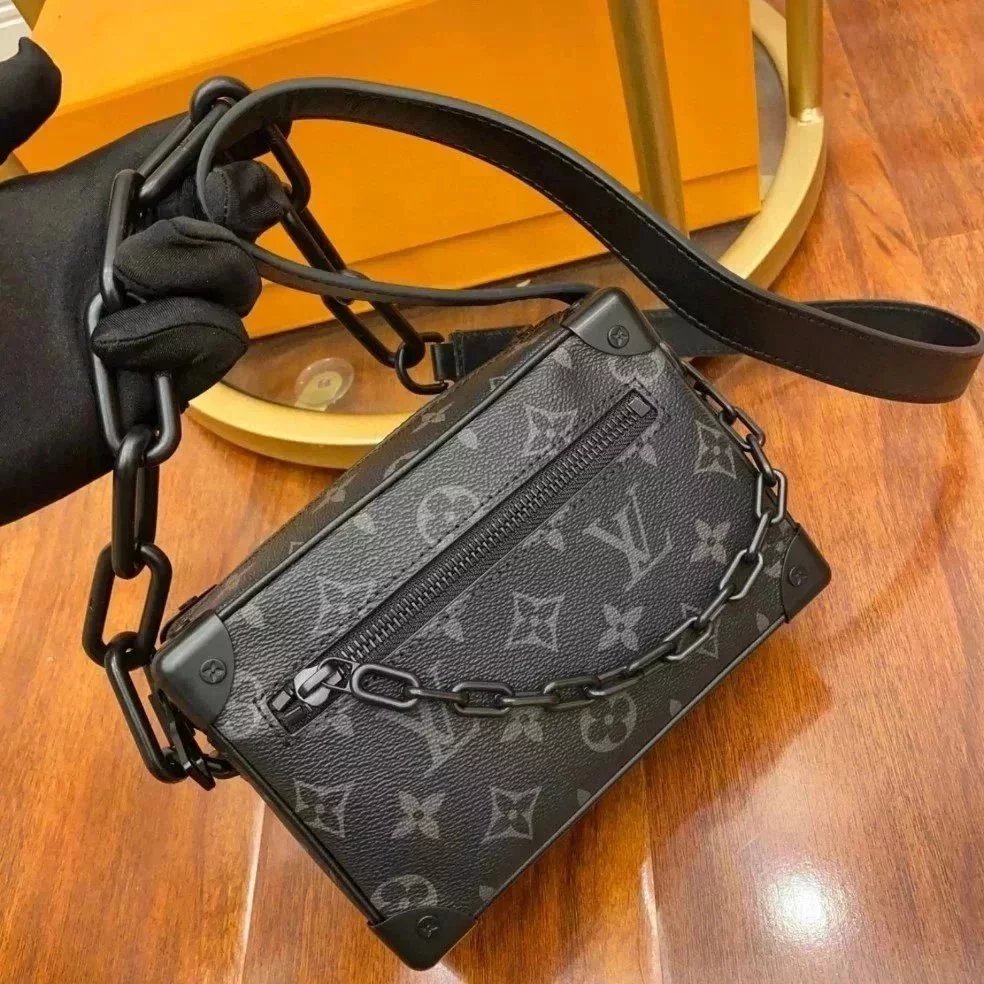Louis Vuitton LV Men's Bag Top version M44735Black Flower Men's and Women's Bags MiniSoftTrunk Handbag Box Bag Shoulder Messenger Bag Men's and Women's Handbags LM44480Presbyopic Box Bag New Color Blue M82558
