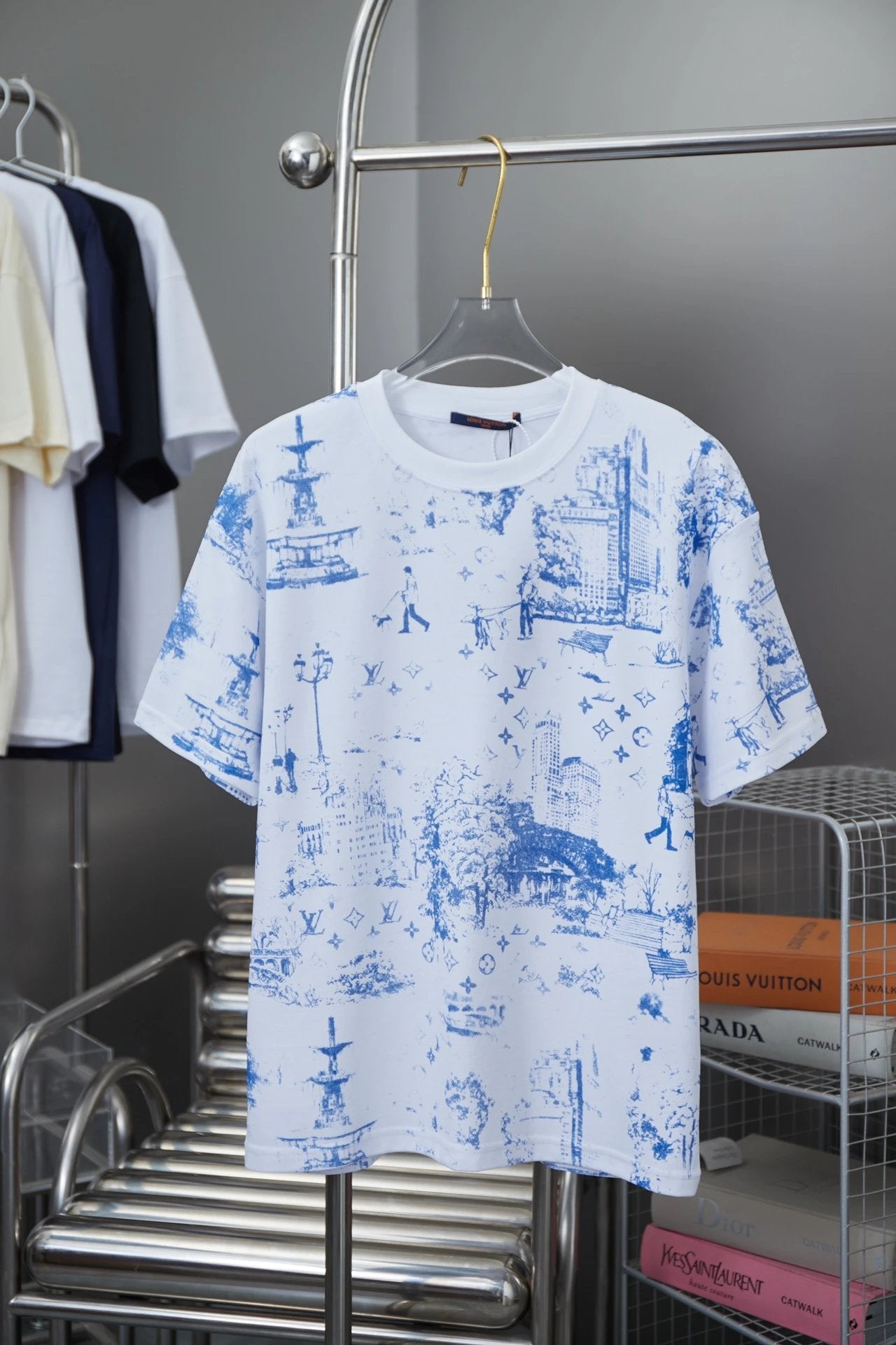Louis Vuitton LV T-shirt 25SS Early Spring New MonogramCityWalk Pattern Print Pique Crew Neck Short Sleeve Pure Cotton Unisex T T-shirt OS Loose Fit Summer T-Shirt