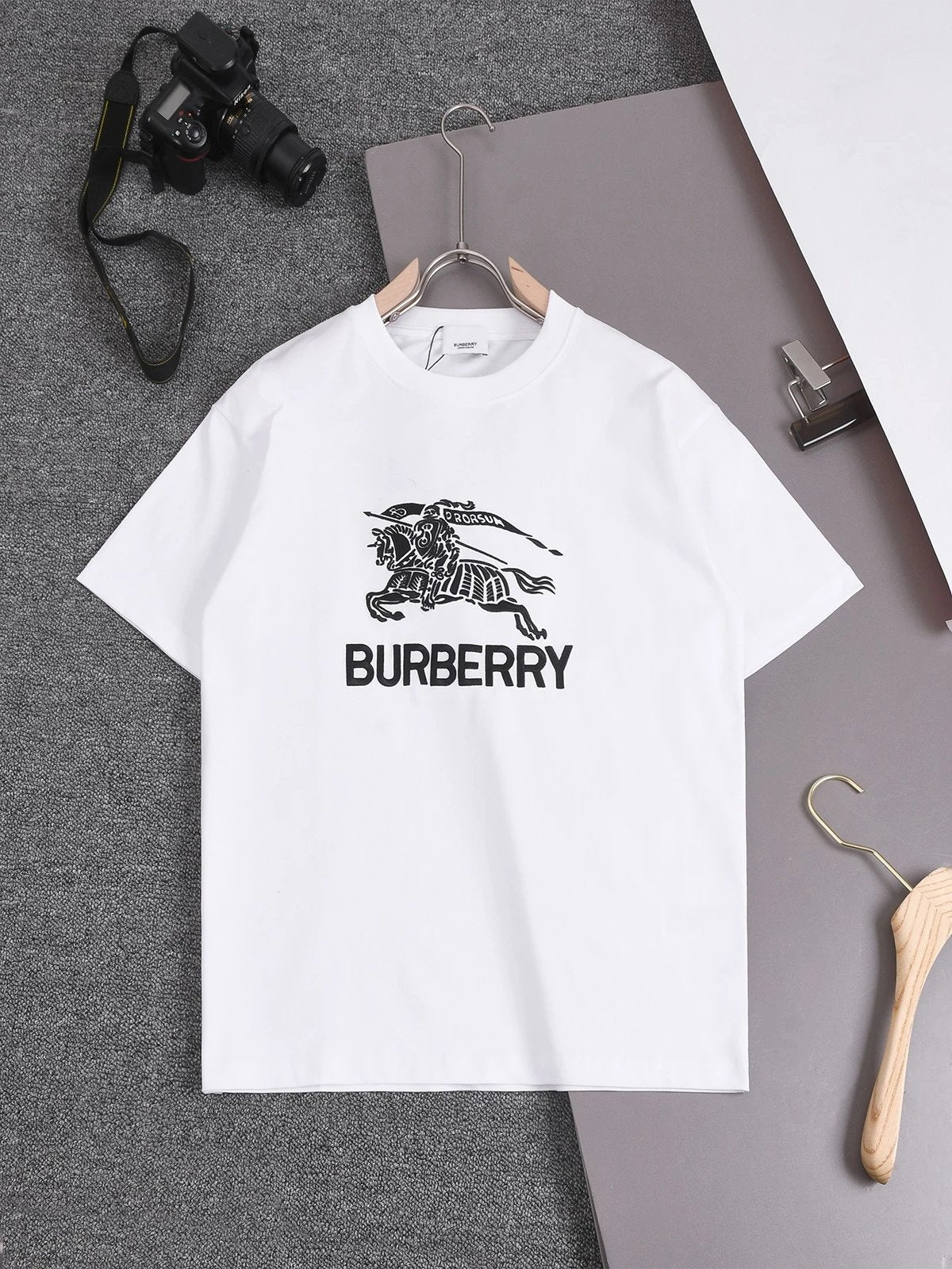 Burberry T-shirt Letter Embroidery logo round Neck Short Sleeve25ss New Pure Cotton Unisex Style T Casual T-Shirt Base Layer Shirt OS Loose design