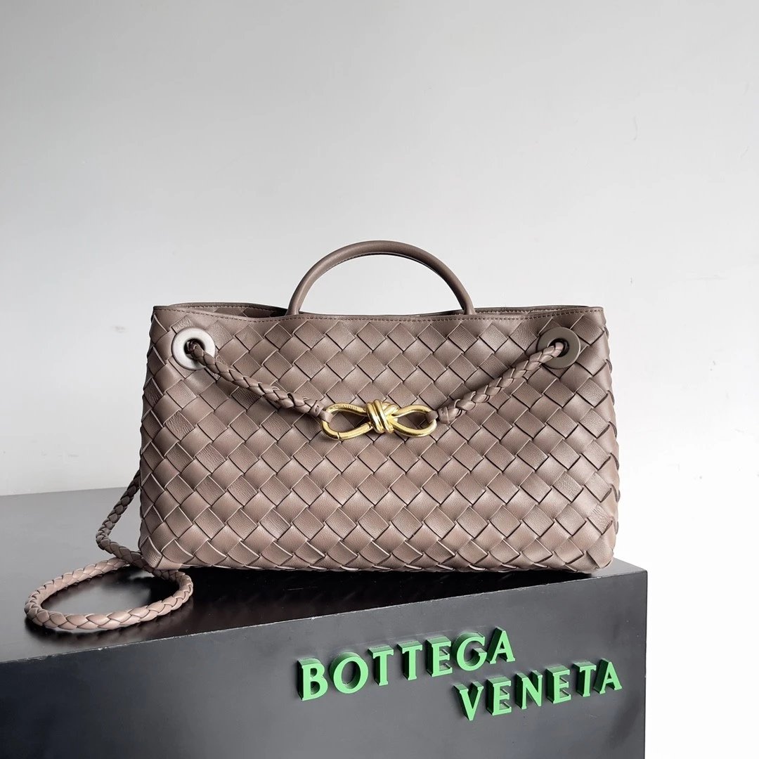 Bottega Veneta Women's Bag Top version 【Level Surrogate Shopping】Home New andiamo Handbag Woven Bag Horoscope Buckle Briefcase Large45cm Shopping Bag Tote Bag tote Bag Handbag Shoulder Crossbody Bag24New Women's Bag New Color Idle Style Square Pocket Bag