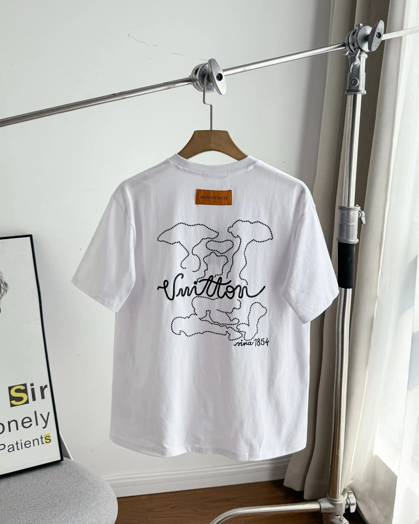 Louis Vuitton LV T-shirt Backside Handwritten Letter Pattern Print logo round Neck Short Sleeve25ss New pure cotton T Unisex T-Shirt OS Loose Fit Base Shirt Top Half Sleeve T-Shirt