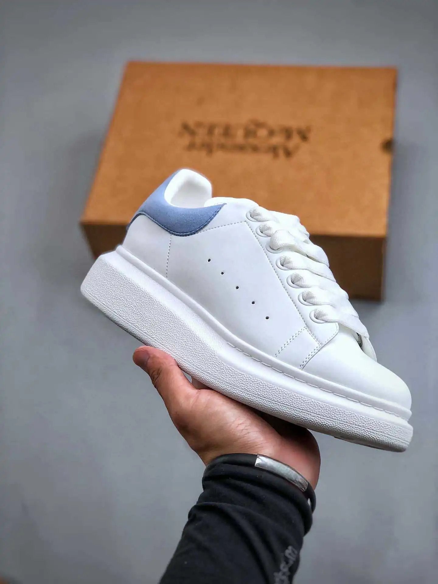 McQueen Shoes White Shoes Spring2024Sneaker Platform Height Increasing Insole Casual Men's Shoes Women's Shoes Board Shoes