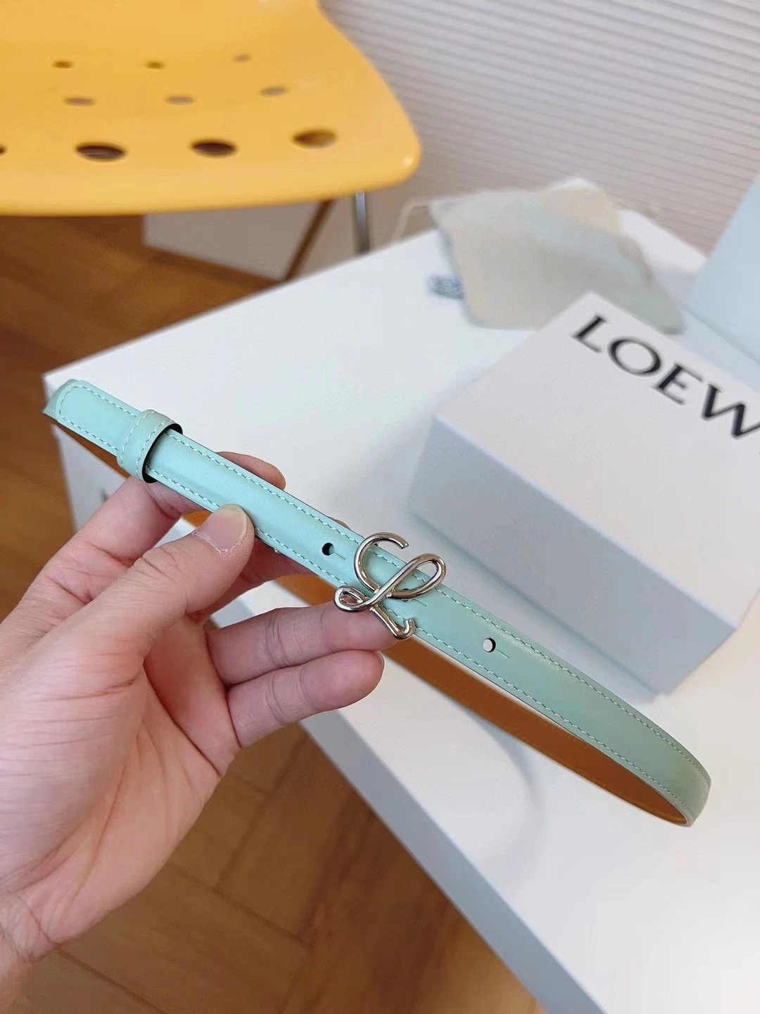 LOEWE Belt Top version Original Sample Women's Clothes Original Order Belt Width1.5cm Genuine Goods Quality Counter Full Set of Packaging Selected Imported First Layer Calfskin Leather Feel Comparable to Genuine Goods Boutique Letter Buckle Official Net S