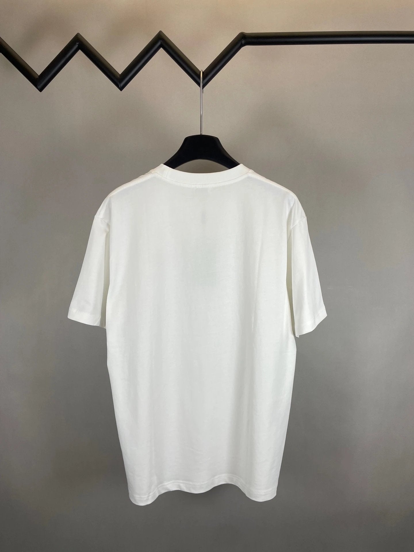 Burberry T-shirt Chest Shield B Logo Emblem logo Embroidered Crew Neck Short Sleeve25ss New pure cotton T Unisex T-Shirt OS Loose Fit Base Shirt Top Half Sleeve T-Shirt