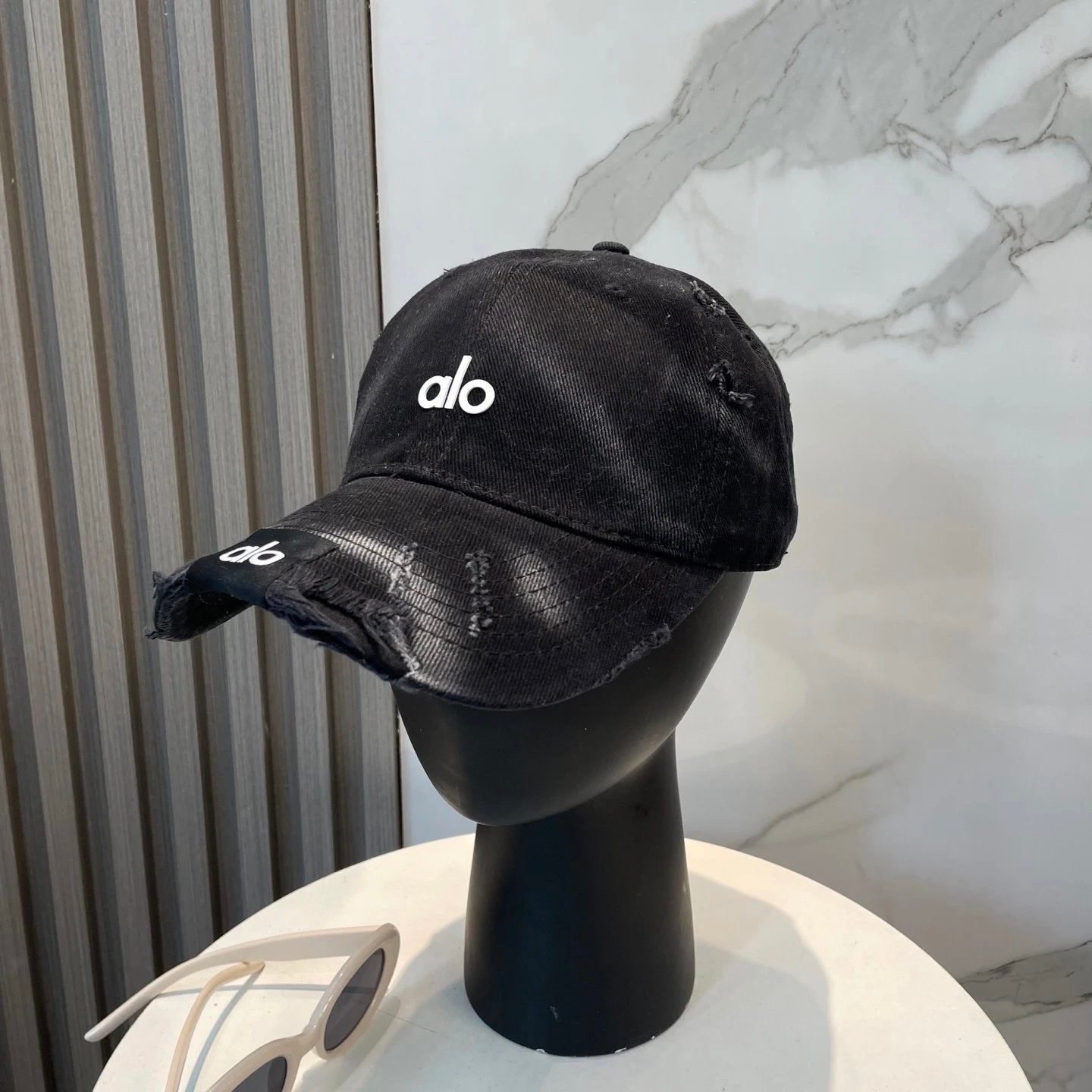 Alo Yoga Hat Classic Letters logo Baseball Cap Sunshade Sun Protection Duckbill Cap Unisex Couple Style Large Head Circumference Slimming Face Curved Brim Versatile Sports Hat