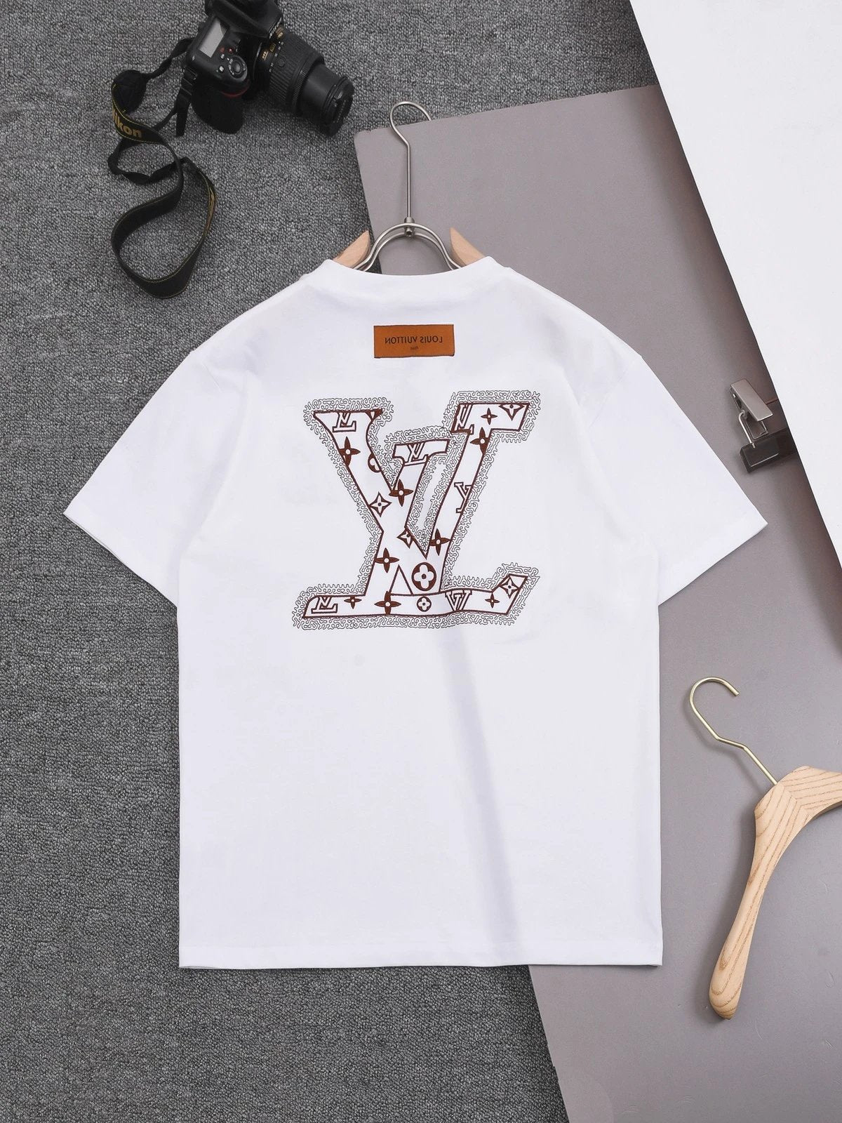 Louis Vuitton LV T-shirt Front and back embroidery logo round Neck Short Sleeve25ss New Pure Cotton Unisex Style T T-shirt Base Shirt Tee Shirt OS Loose design