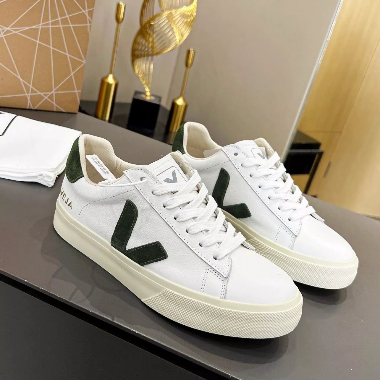 Veja Shoes B02V Word Leather White Shoes