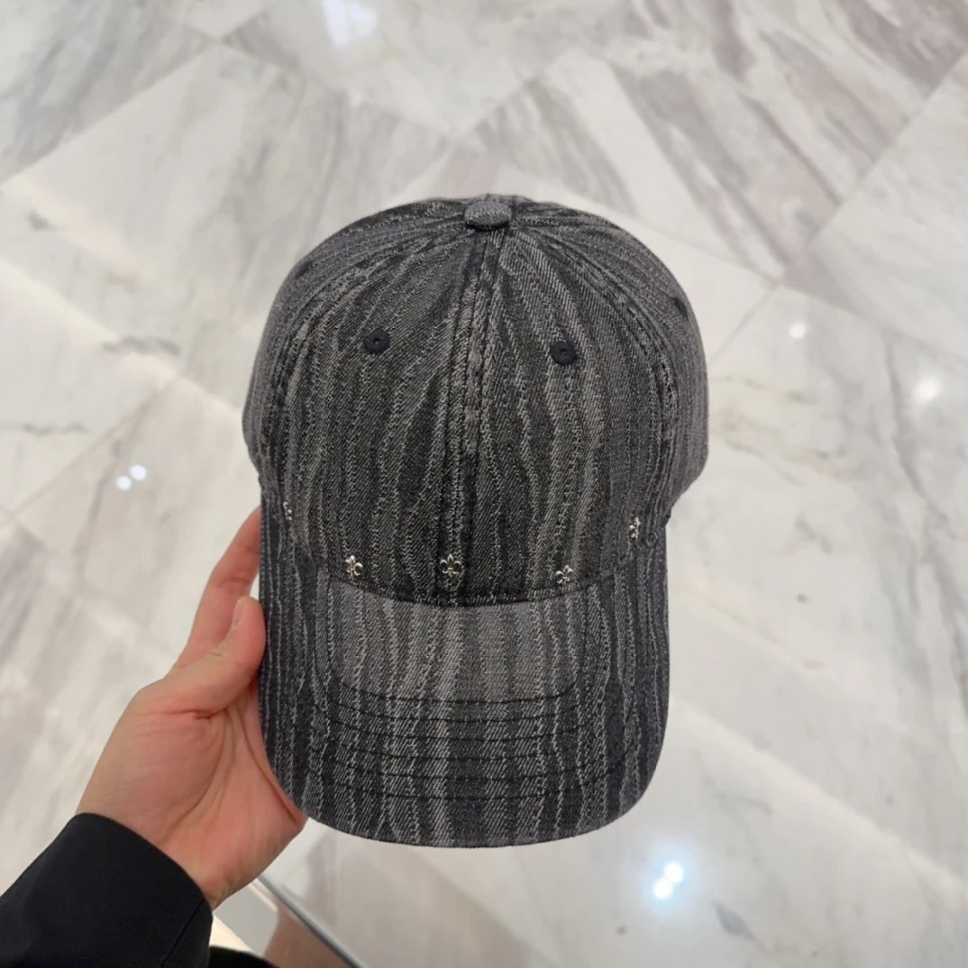 Chrome Hearts Hat Distressed with holes logo Baseball Cap Sunshade Sun Protection Duckbill Cap Large Head Circumference Slimming Face Curved Brim Versatile Sports Hat for Men and Women Couples Same Style