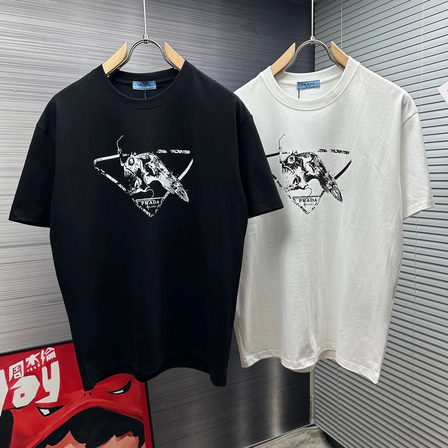 PRADA T-shirt Chest Pipe Print ogo round Neck Short Sleeve25ss New pure cotton T Unisex T-Shirt OS Loose Fit Base Shirt Top Half Sleeve T-Shirt