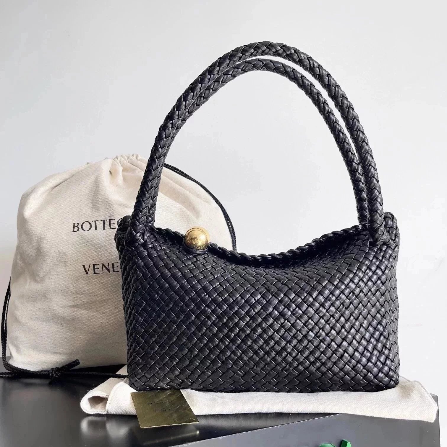 Bottega Veneta Women's Bag Top version 2023Winter Series/The Most Artistic Embodiment Tosca Handbag Metal Golden Ball Replaced with Malachite Collection Grade Woven Bag Hand Woven Handbag