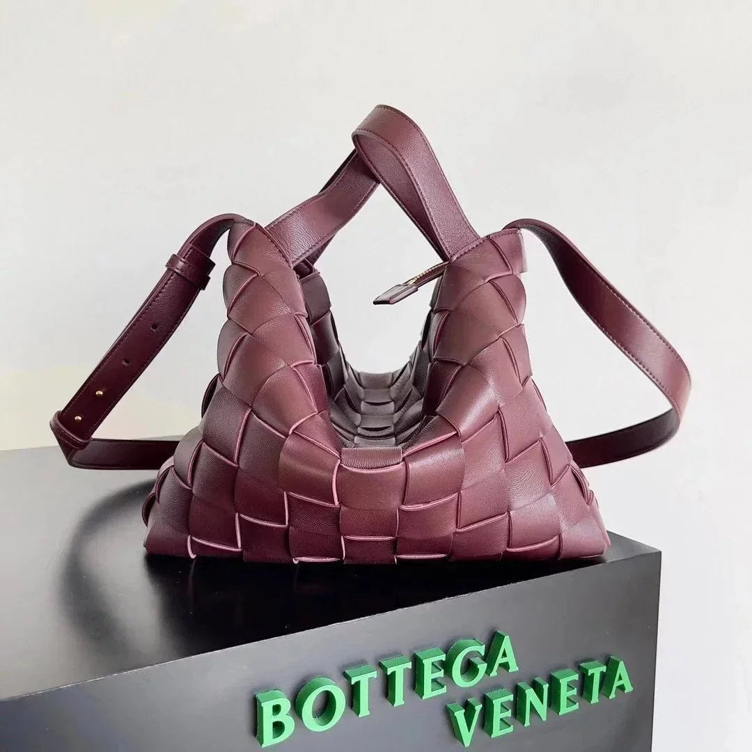 Bottega Veneta Women's Bag Top version 【Premium Version】Cassette Bowling Bag Sheepskin Woven Bag Women's Bag Large Capacity Unisex Commuter Portable Shoulder Messenger Bag Men's and Women's Bags New Hammock Bag