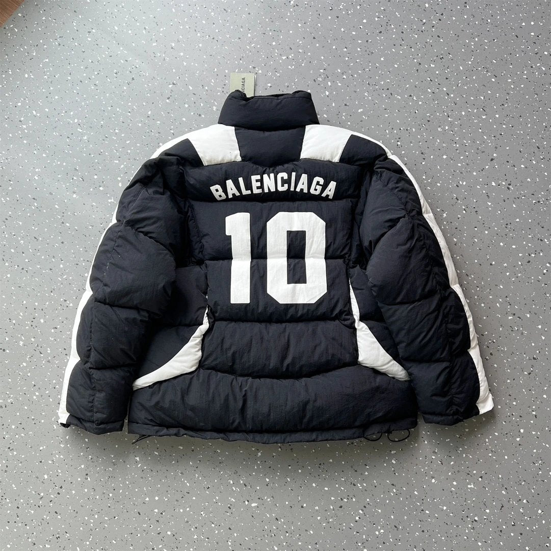Balenciaga Down Jacket x23SS Balenciaga Collaboration Football Classic Back Letter Print Down Jacket Thickened Cotton Coat Warm
