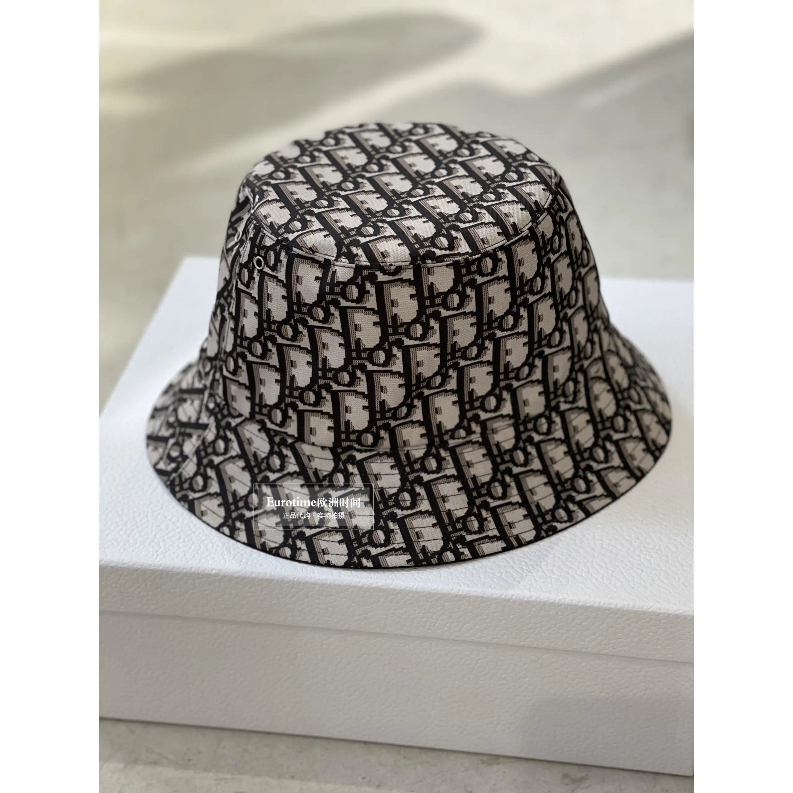 Dior Hat Classic Women's Double-Sided Bucket Hat Fashion Rest Bucket Hat Sun Hat