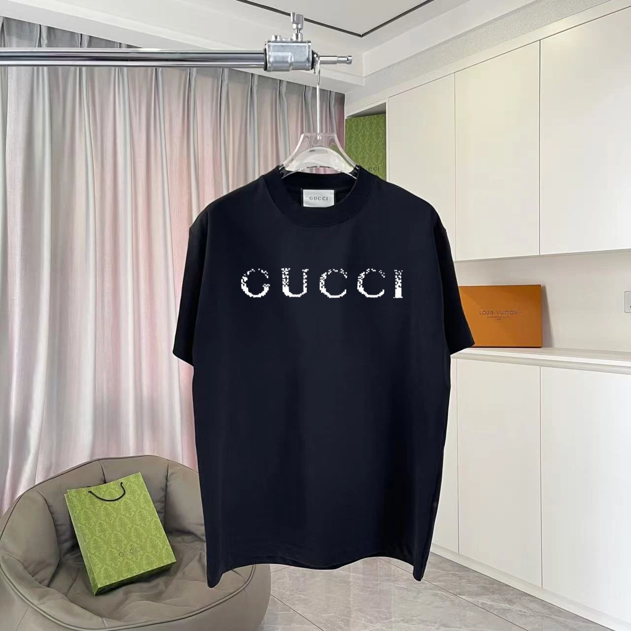 Gucci T-shirt Gradient Print on the Chest logo round Neck Short Sleeve25ss New Pure Cotton Unisex Style T T-shirt OS Loose Fit Base Shirt Short Sleeve T-Shirt Top