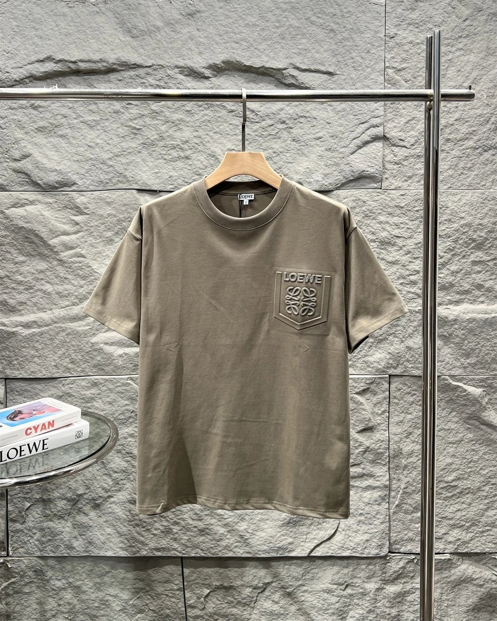 LOEWE T-shirt 3D Letter Embossing on the Chest logo round Neck Short Sleeve25ss New pure cotton T Unisex T-Shirt OS Loose Fit Base Shirt Top Half Sleeve T-Shirt