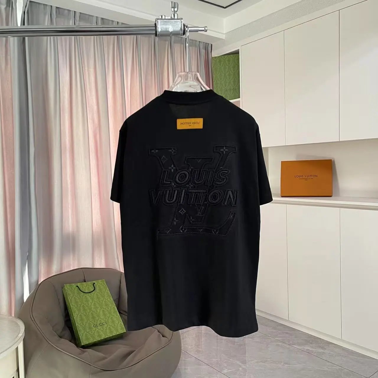 Louis Vuitton LV T-shirt Back Letter Cross Stitch Vacuum Embroidery logo round Neck Short Sleeve25ss New Pure Cotton Unisex Style T T-shirt OS Loose Fit Base Shirt Half Sleeve T-Shirt Top Half Sleeve