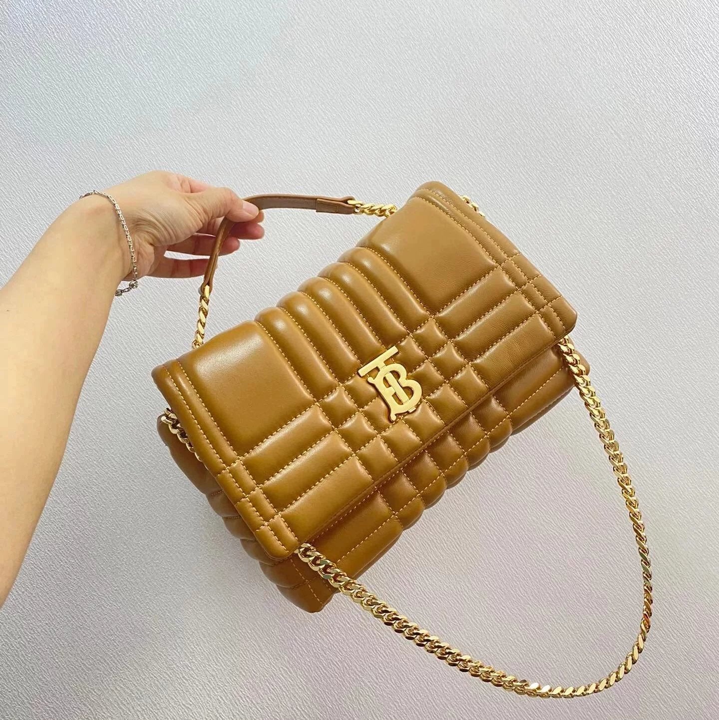 Burberry Women's Bag Top version 2022New Women's Cake Sheepskin Exquisite and Chic Quilted College Style「lola–Lorna Bag」Chain Bag Shoulder Messenger Handbag Women's Bag