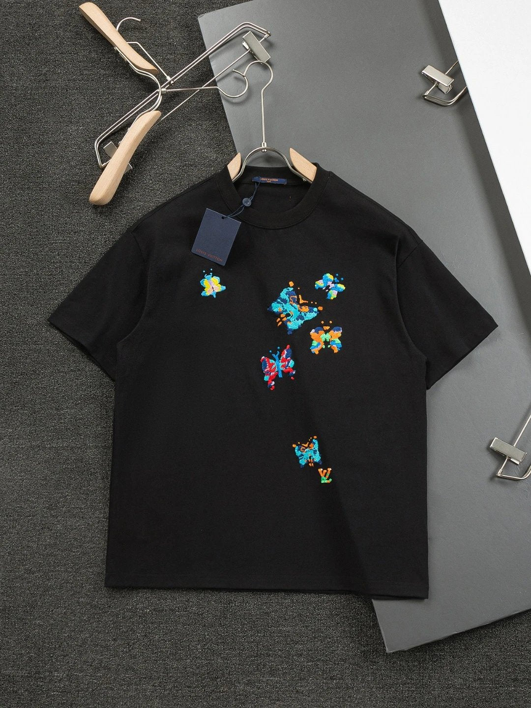 Louis Vuitton LV T-shirt Colorful Butterfly logo Embroidered Crew Neck Short Sleeve25ss New Pure Cotton Unisex Style T T-shirt OS Loose Fit Base Shirt Short Sleeve Top T-Shirt
