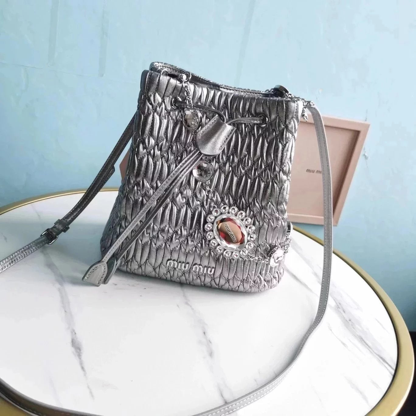 Miu Miu Bag Top version Diamond Bucket Bag2022New Drawstring Bucket Bag9K Glass Stone Crystal Drill Chain5BE050New Crystal Chain Bucket Bag Imported Matelasse Lambskin Classic Embossed Small Flower Removable Metal Imitation Crystal Chain and Leather Lengt