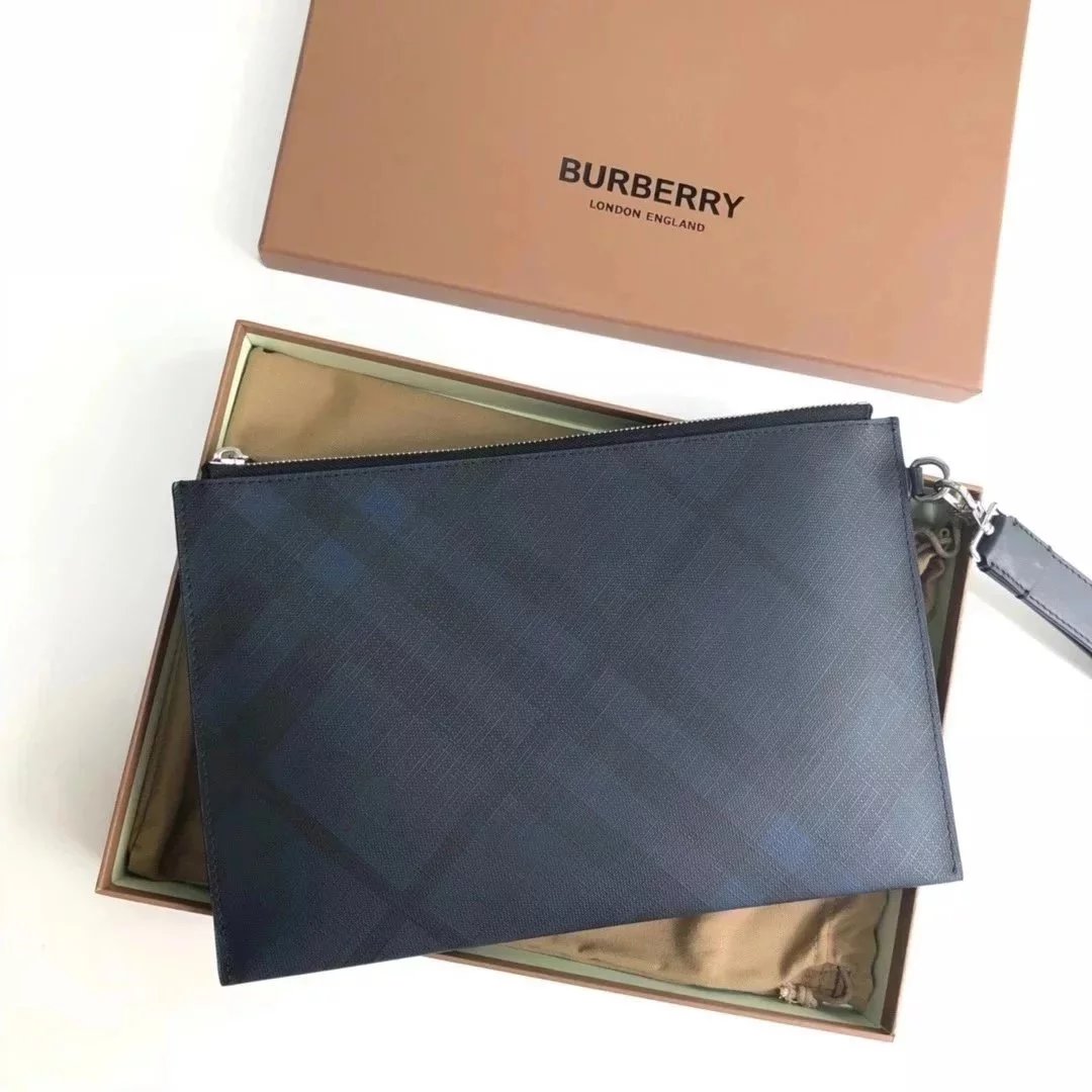 Burberry Men's Bag Top version 【Original Order】New Embossed Plaid Leather Zipper Buggy Bag Men's Clutch Clutch Bag Mobile Phone Bag Men's Bag Genuine Leather Business Clutch