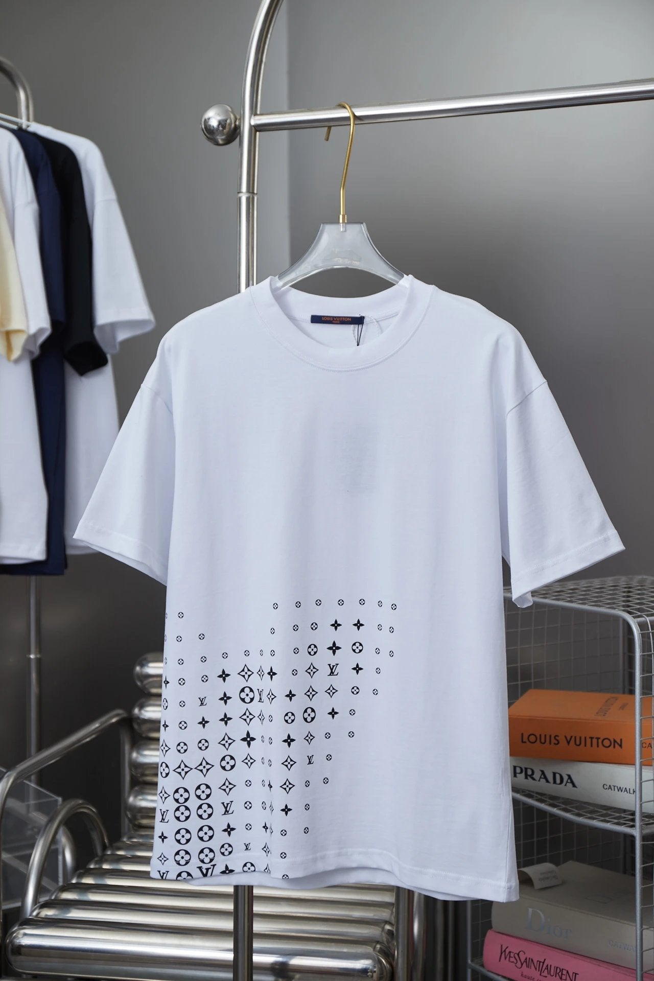 Louis Vuitton LV T-shirt 25SS Early Spring New Double Image V Logo Crew Neck Short Sleeve Pure Cotton Unisex T T-shirt OS Loose Fit Base Shirt Summer Casual Simple T-Shirt