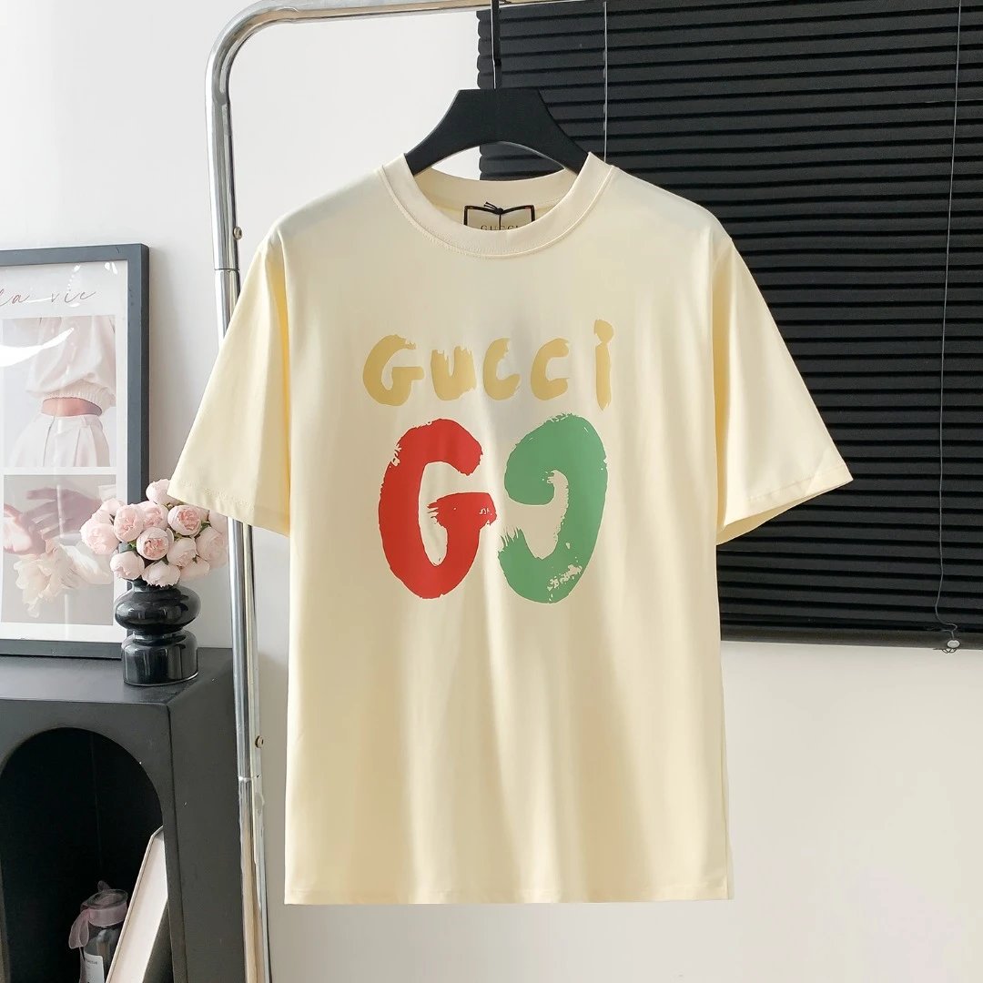 Gucci T-shirt Chest Graffiti Print logo round Neck Short Sleeve25ss New Pure Cotton Unisex Style T T-shirt OS Loose Fit Base Shirt Half Sleeve T-Shirt Top Half Sleeve