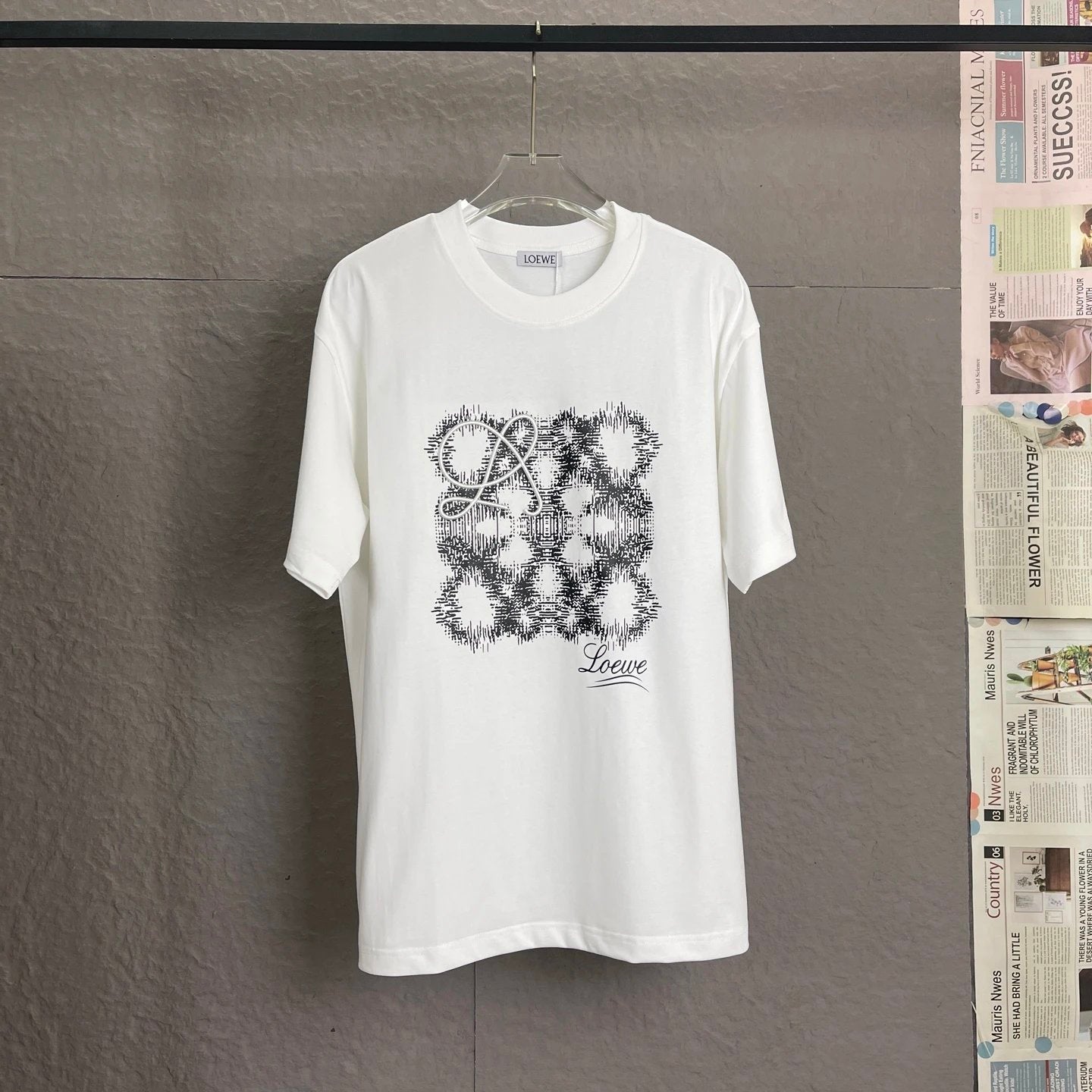 LOEWE T-shirt Chest Three-Dimensional Embroidery with Totem Printing logo round Neck Short Sleeve25ss New Pure Cotton Unisex Style T Casual T-Shirt Base Layer Shirt OS Loose Fit Half Sleeve Top Plus Size