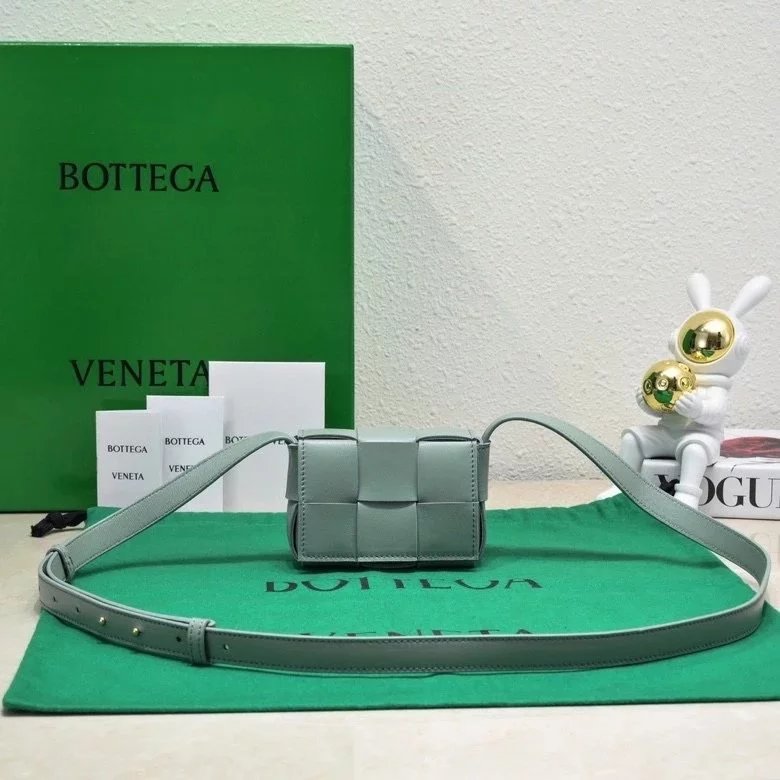 Bottega Veneta Women's Bag Top version 【Original Goods】Classic Mini Woven Bag mini6Lattice Camera Bag Lipstick Pack Small Waste Bag miniCassette Pillow Bag Woven Square Bag Rubik's Cube Woven Bag Men's and Women's Handbags Same Style Crossbody Bag Shoulde