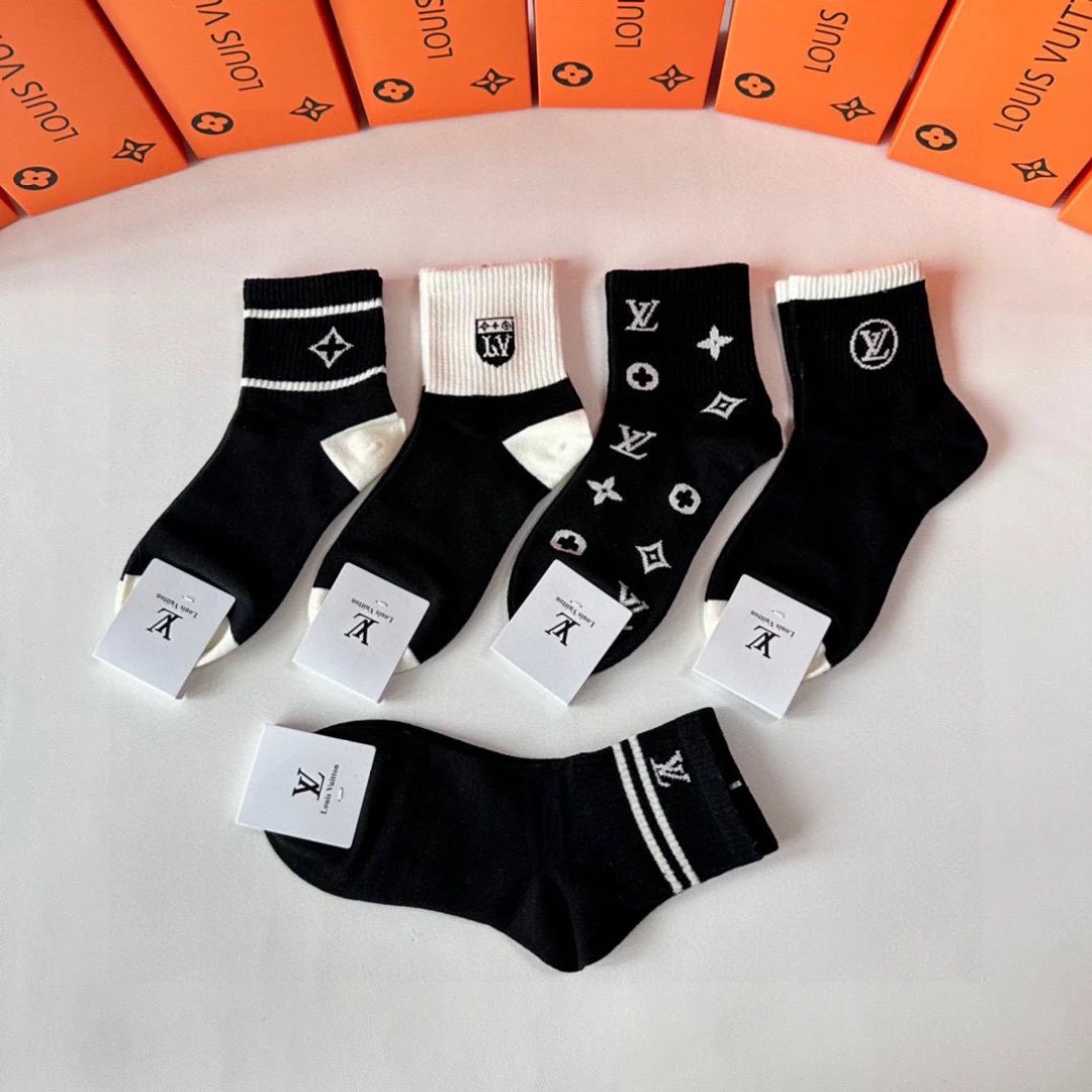 Louis Vuitton LV Sock 【Five Pairs Per Box】Classic Letters logo Pure Cotton Mid-Calf Slouch Socks Breathable Fashionable25ss New Cotton Socks Spring Summer Autumn Thin Business Sports Casual Versatile Deodorant Sweat-Absorbing