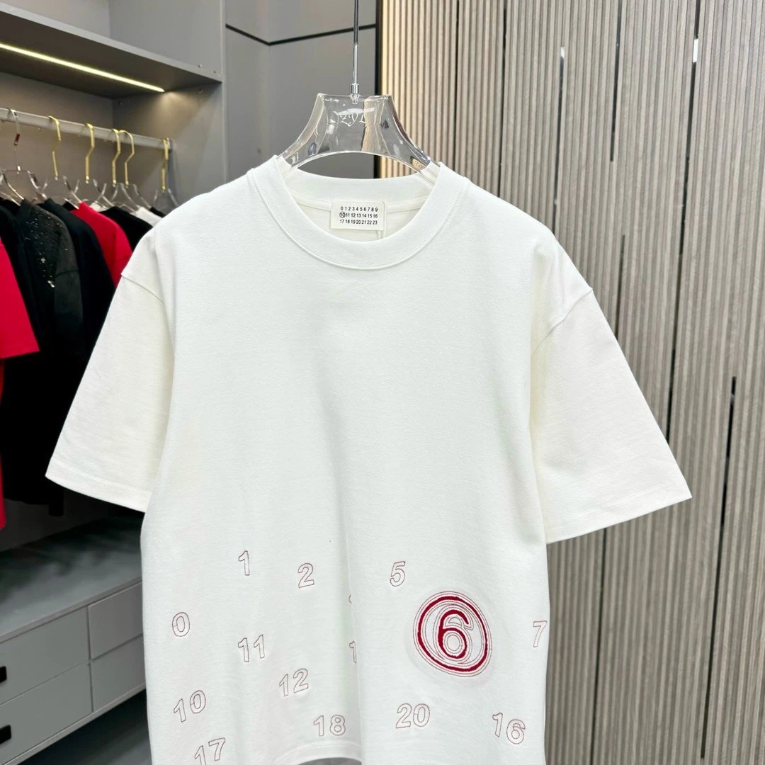 Maison Margiela T-shirt Front Panel Loose-Fit Number Embroidery logo round Neck Short Sleeve25ss New pure cotton T Unisex T-Shirt OS Drop Shoulder Loose Fit Base Shirt Top T-Shirt Short Sleeve
