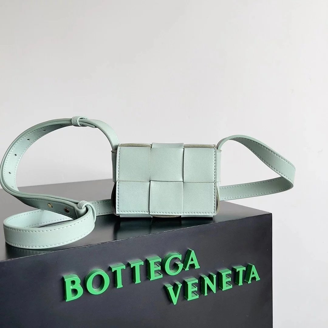 Bottega Veneta Women's Bag Top version 【Original Goods】Classic Mini Woven Bag mini6Lattice Camera Bag Lipstick Pack Small Waste Bag miniCassette Pillow Bag Woven Square Bag Rubik's Cube Woven Bag Men's and Women's Handbags Same Style Crossbody Bag Shoulde