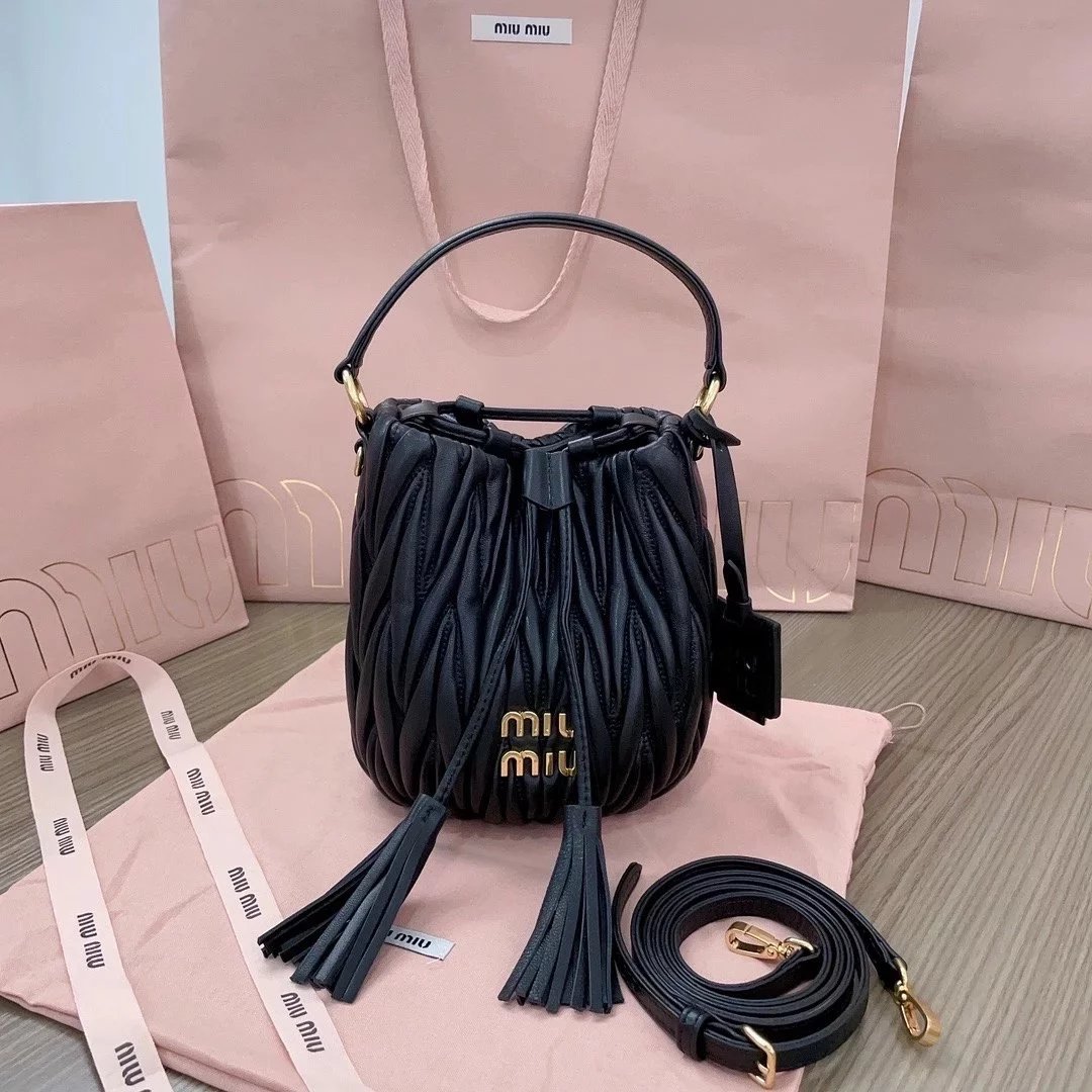 Miu Miu Bag Top version 【Original Leather】Sheepskin Bucket Bag Handbag Shoulder Bag Messenger Bag Women's Bag Large5BE084Small Size5BE085Mini Small Bucket Bag Drawstring Tassel Bag