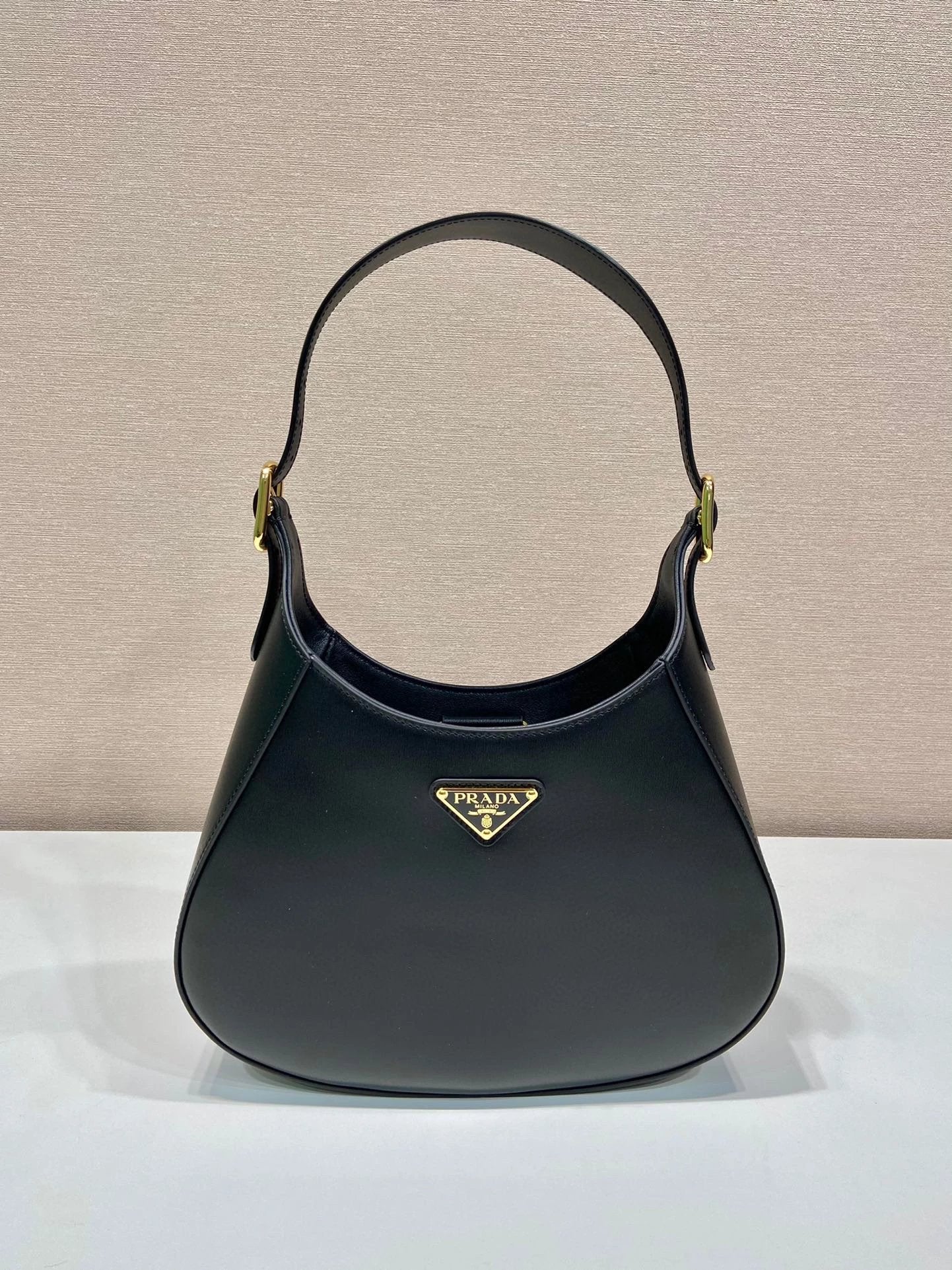 PRADA Bag Top version cleo Series New Women's Underarm Bag outside Imported Calfskin with Imported Sheepskin Underarm Bag Vintage Bag Handbag Shoulder Bag Crossbody Bag Women's Bag Women's Bag1BC179