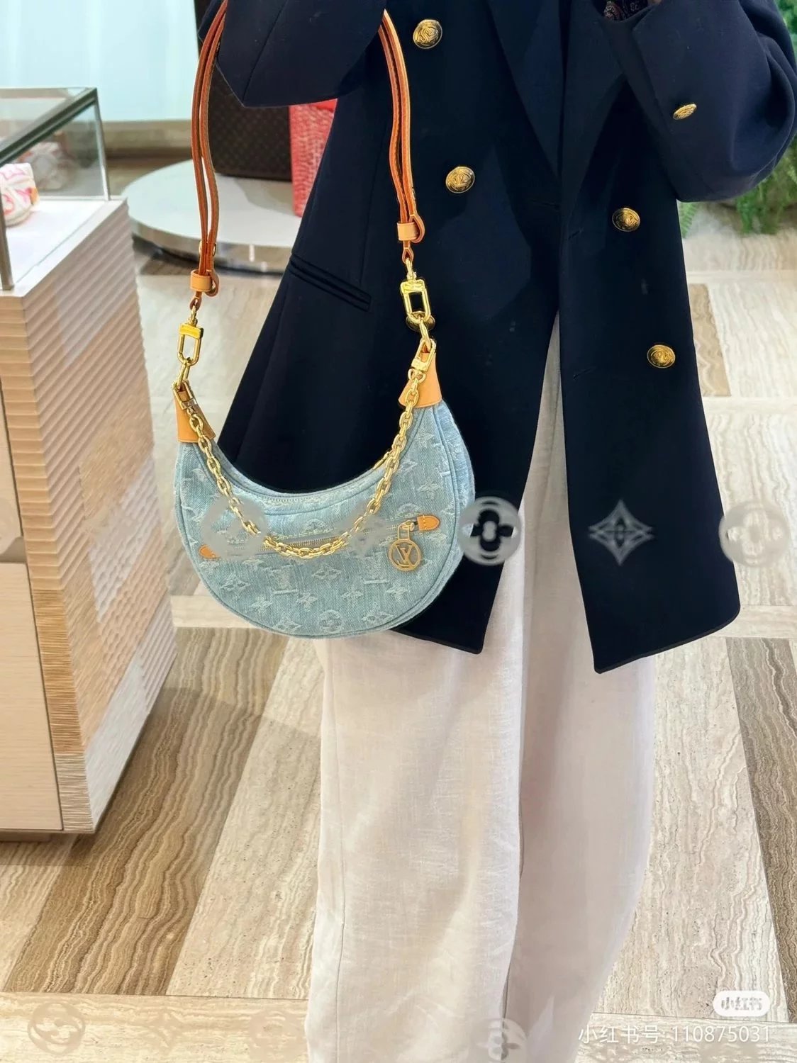Louis Vuitton LV Women's Bag Top version 【New Product Launch】2024New Light Blue Denim Denim Loop Moon Bag Women's Underarm Bag Transcoding Chip Version Moon Bag Shoulder Messenger Bag Portable Women's Bag Denim Denim Selenodont Bag Hobos New Jean Bag M248