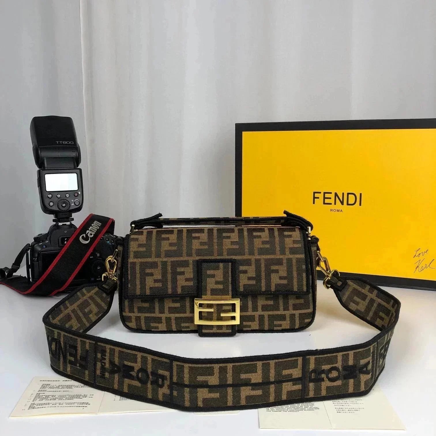 FENDI Women's Bag Top version Brand New RomaAmor Capsule Series Dazzling Appearance French Stick Shoulder Bag Messenger Bag Handbag Women's Bag