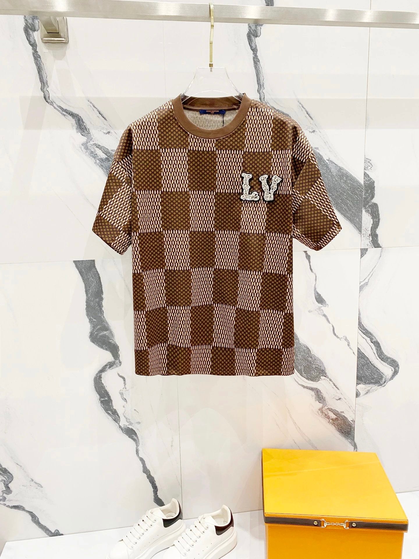 Louis Vuitton LV T-shirt Full Print Checkerboard Pattern Brand Hotfix Rhinestone Beaded Letters logo round Neck Short Sleeve25ss New Pure Cotton Unisex Style T T-shirt OS Loose Fit Base Shirt Top Half Sleeve T-Shirt