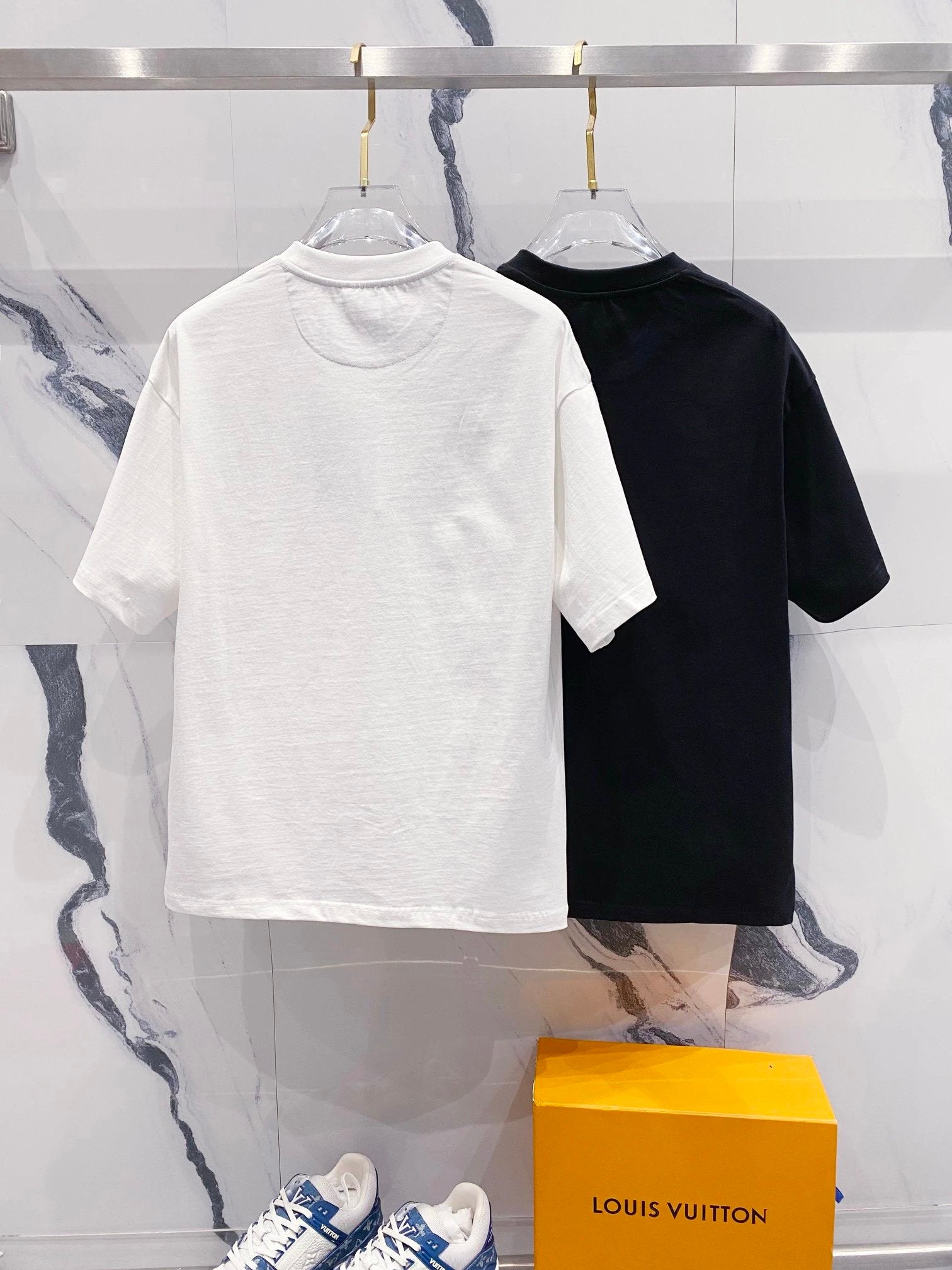 Burberry T-shirt TB Letters LOGO Patch Embossed Small Logo Design Round Neck Short Sleeve25ss New Pure Cotton Unisex Style T T-shirt OS Loose Fit Base Shirt Casual Short Sleeve Top T-Shirt