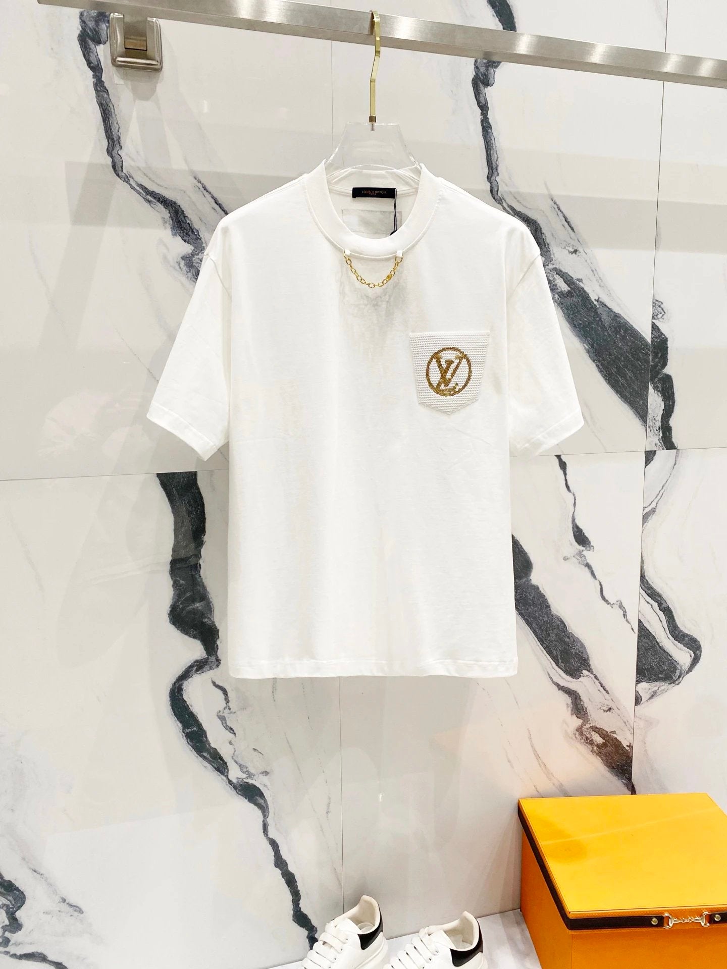 Louis Vuitton LV T-shirt Collar Chain Pocket Sequin Letter logo round Neck Short Sleeve25ss New Pure Cotton Unisex Style T T-shirt OS Loose Fit Base Shirt Top Half Sleeve T-Shirt