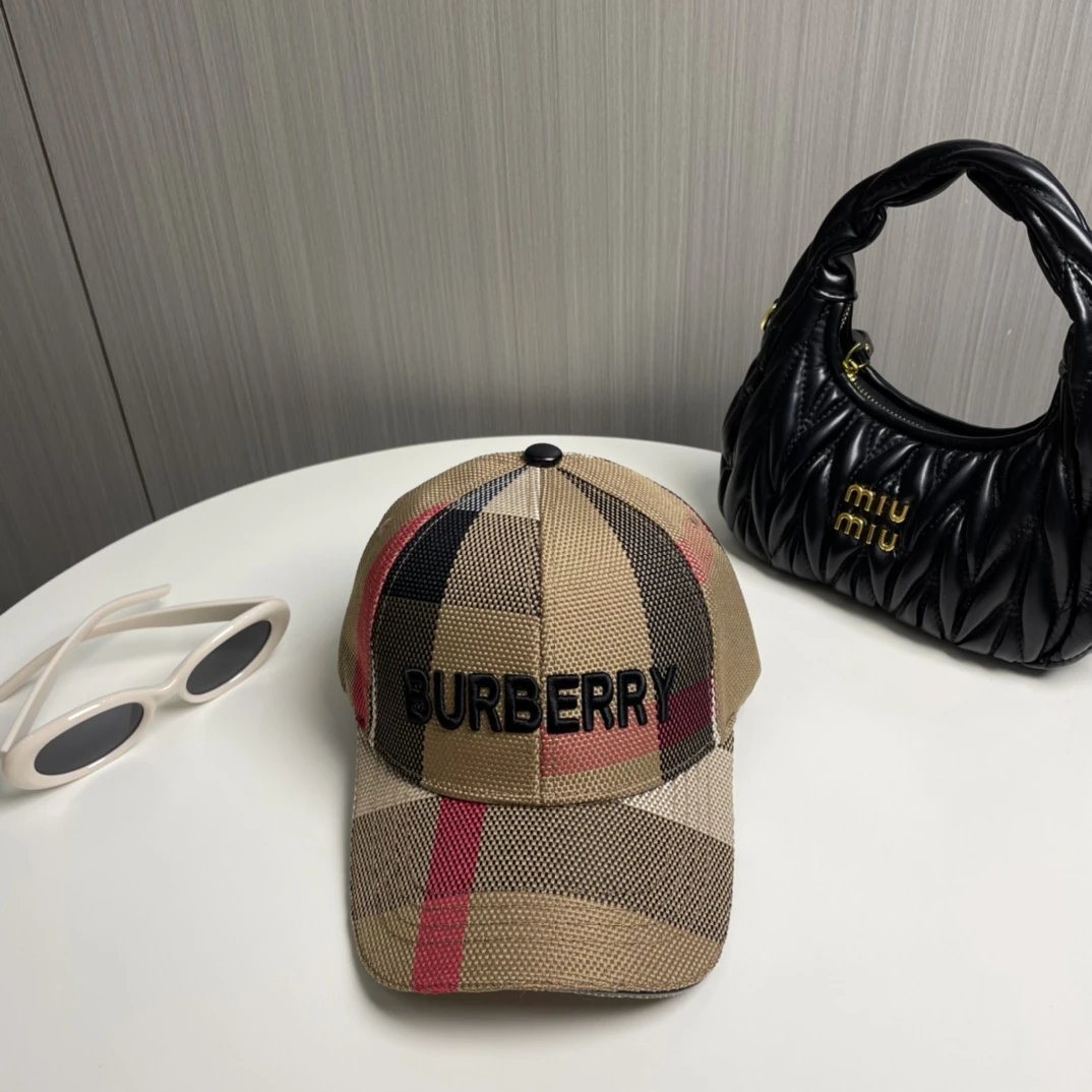 Burberry Hat Letter Embroidery logo Baseball Cap Sunshade Sun Protection Duckbill Cap Large Head Circumference Slimming Face Curved Brim Versatile Sports Hat for Men and Women Couples Same Style