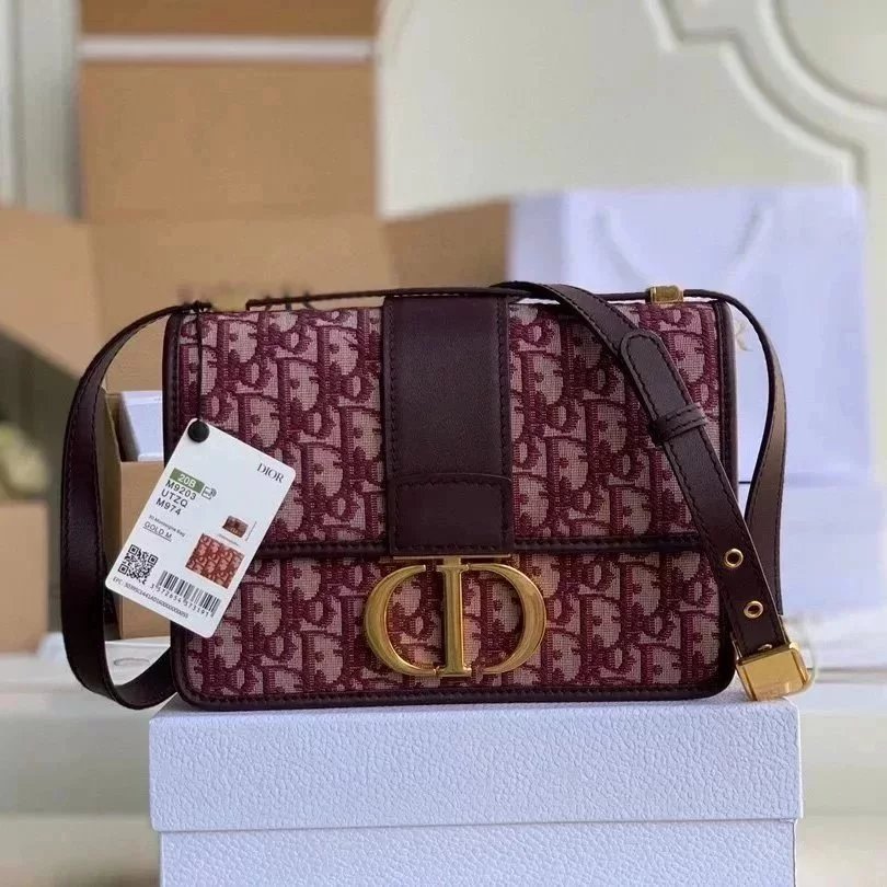 Dior Women's Bag Top version Montaigne Small Square Bag Box Bag Presbyopic Canvas Embroidery Leather Patchwork Montian30box Messenger Bag Chain Bag Shoulder Bag Messenger Bag Women's Bag