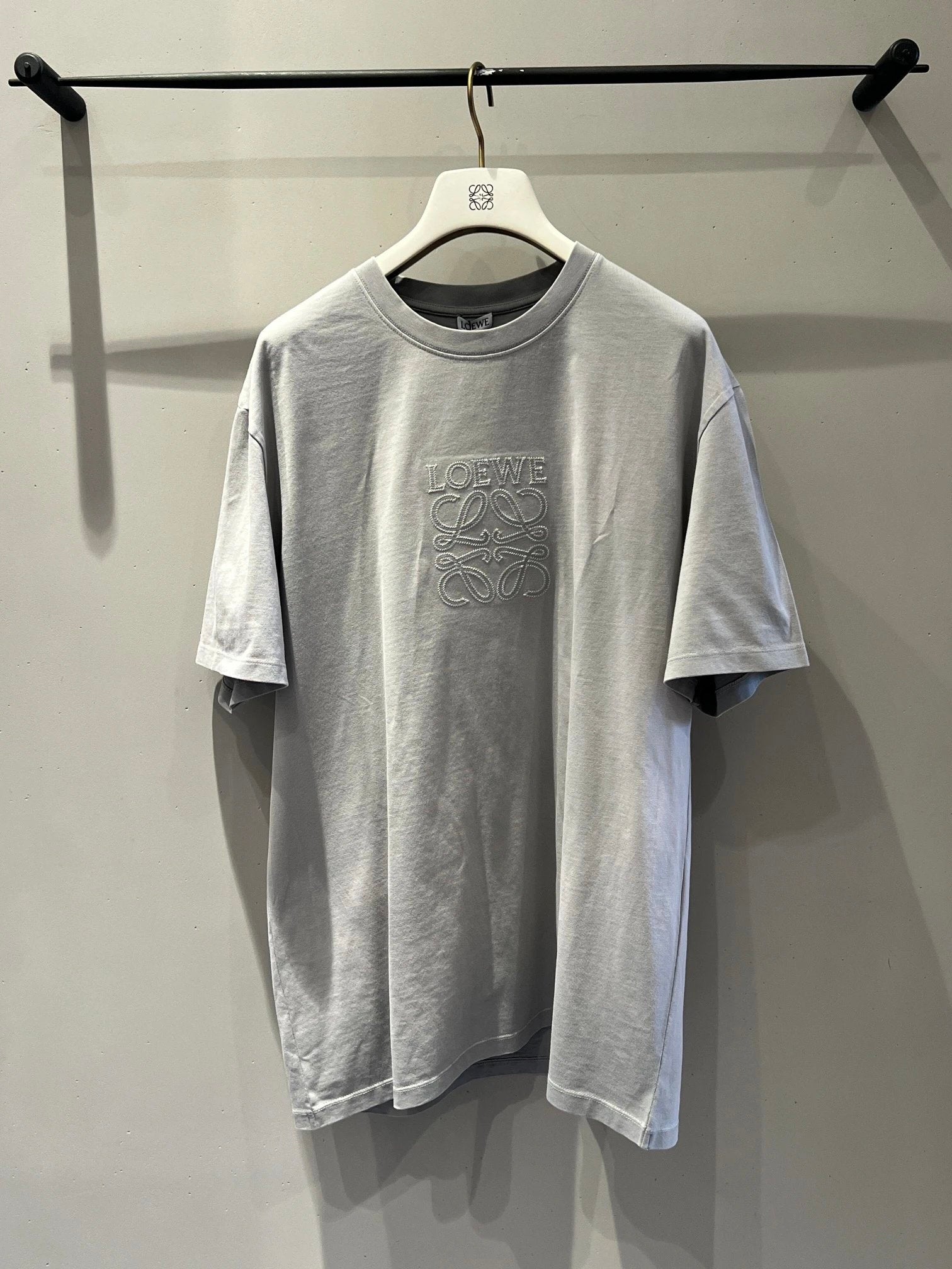 LOEWE T-shirt Chest Brand Embroidery Pattern logo round Neck Short Sleeve25ss New Pure Cotton Unisex Style T Casual T-Shirt Base Layer Shirt OS Loose Fit Half Sleeve Top Plus Size