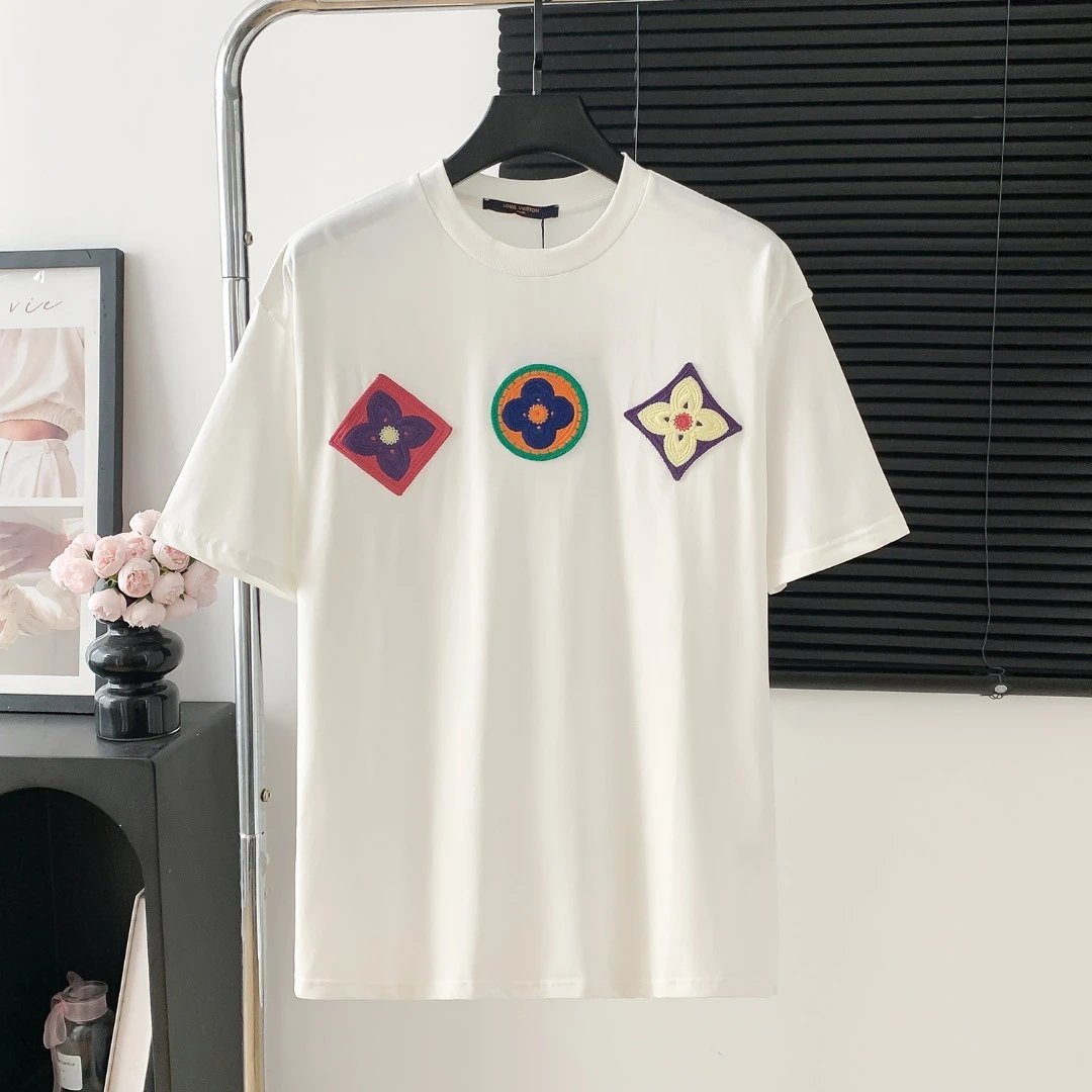 Louis Vuitton LV T-shirt Chest logo Embroidered Crew Neck Short Sleeve25ss New Pure Cotton Unisex Style T Casual T-Shirt Base Layer Shirt OS Loose Fit Half Sleeve Top Plus Size