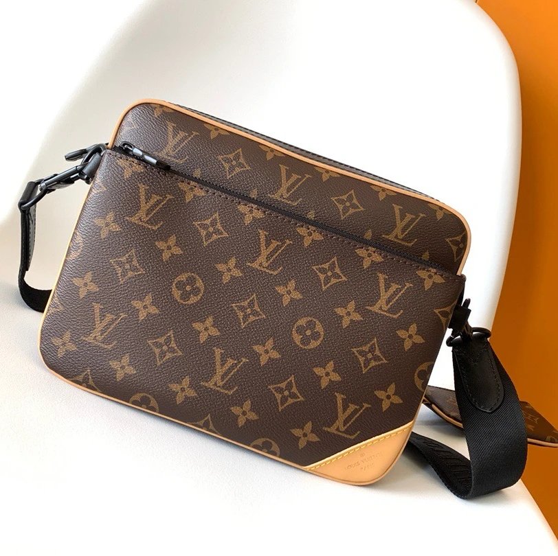 Louis Vuitton LV Men's Bag Top version 【Highest Version】Original Leather Hardware M46602Full leather in black M69827Sprinter Three-in-One Men's Messenger Bag Postman Men's Bag Two-in-One Trio Messenger Bag Shoulder Bag Men's Messenger Bag Men's Bag M30848