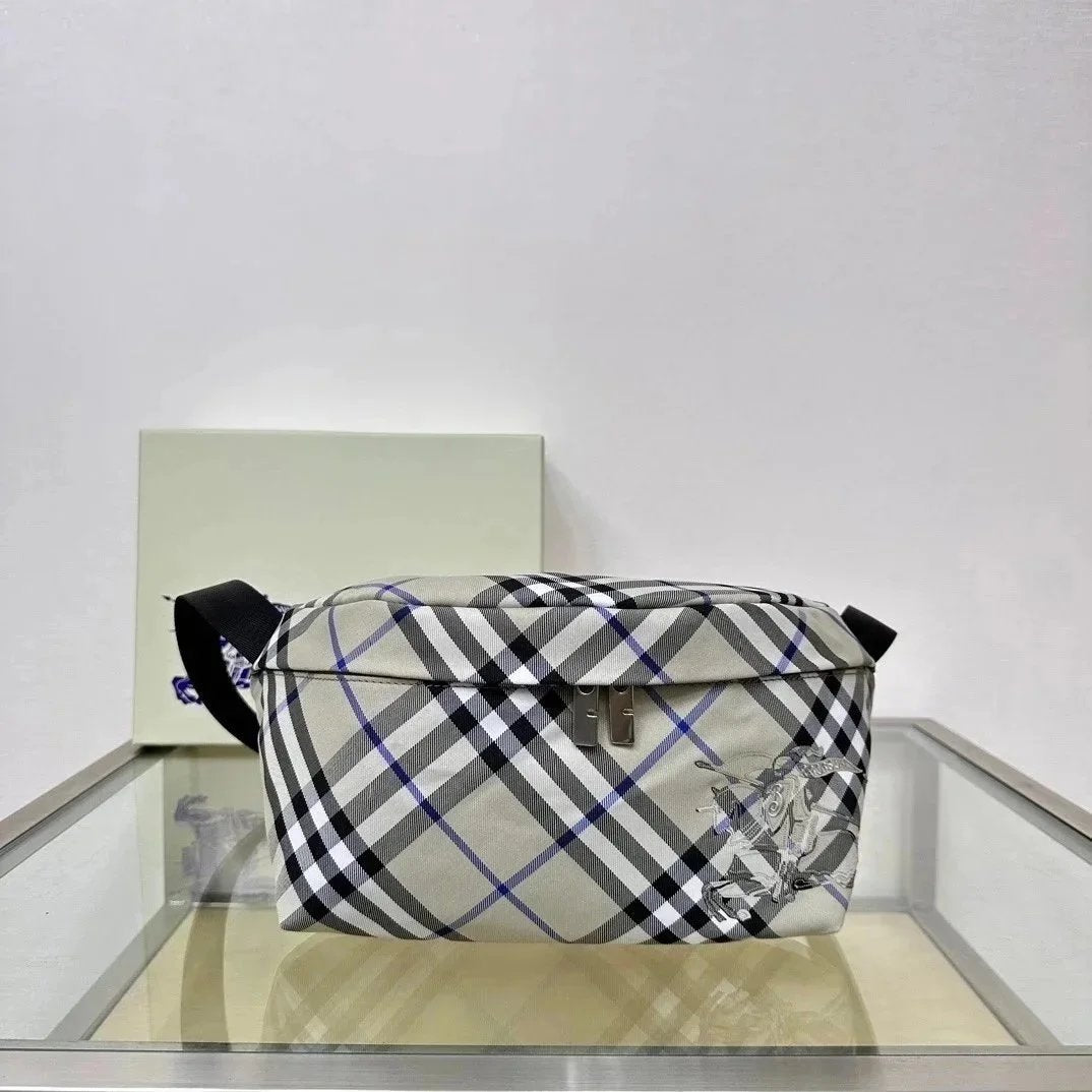 Burberry Men's Bag Top version 【Super Version Original Factory】The Most New Waist Bag Bur Exclusive Plaid Equestrian Knight Messenger Bag Chest Bag Waist Bag Men's Bag New Plaid Casual Men's and Women's Bags Summer Packet